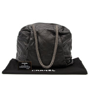 Koop nu deze prachtige Chanel Black Limited Edition Metallic Chain Shopping Tote online of in de showroom bij Labellov, vintagewalhala voor elke modeliefhebster, designer items met wereldwijde verzending.