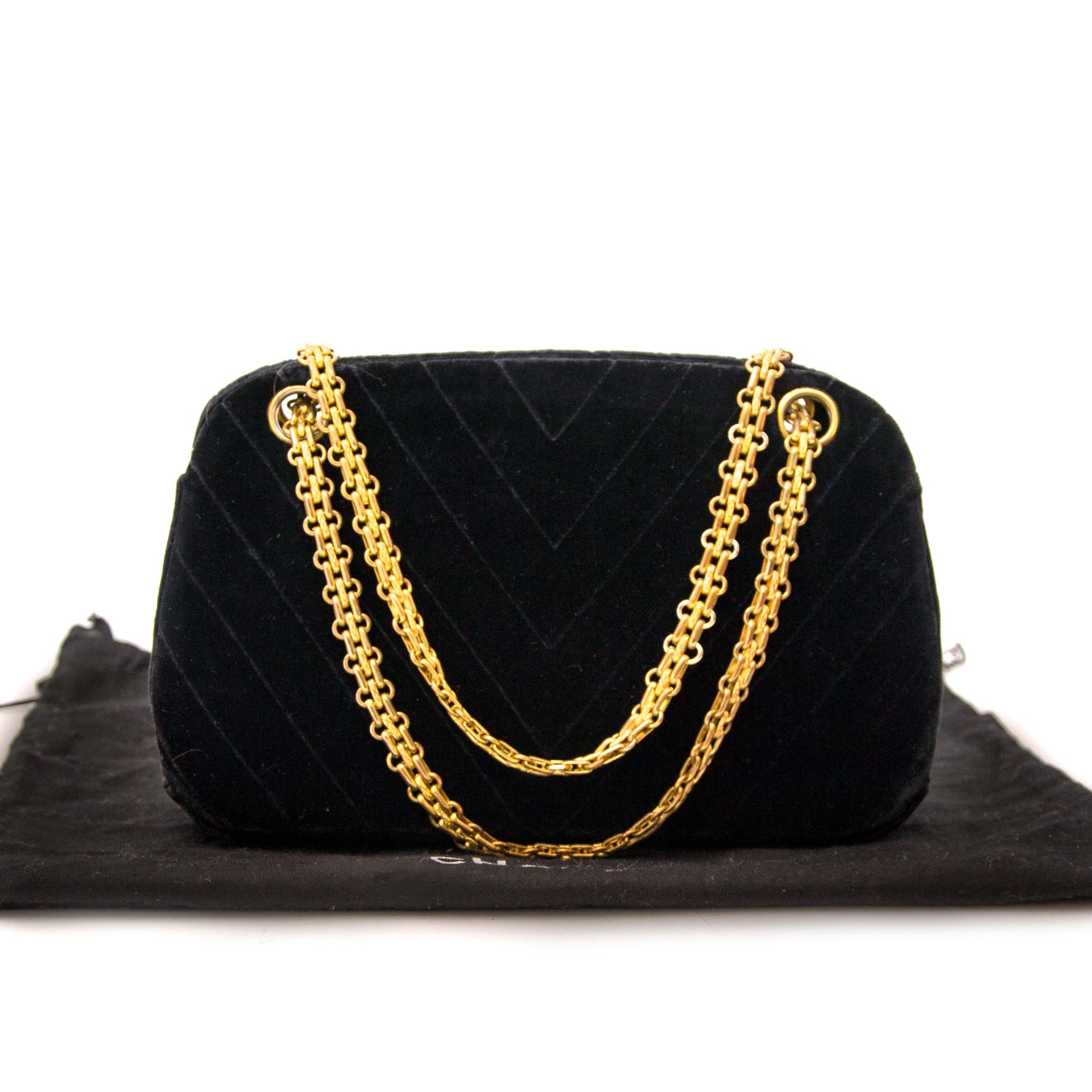 koop veilig online jou tweedehands Rare Chanel Vintage 60s Mademoiselle Quilted Velvet Bag
