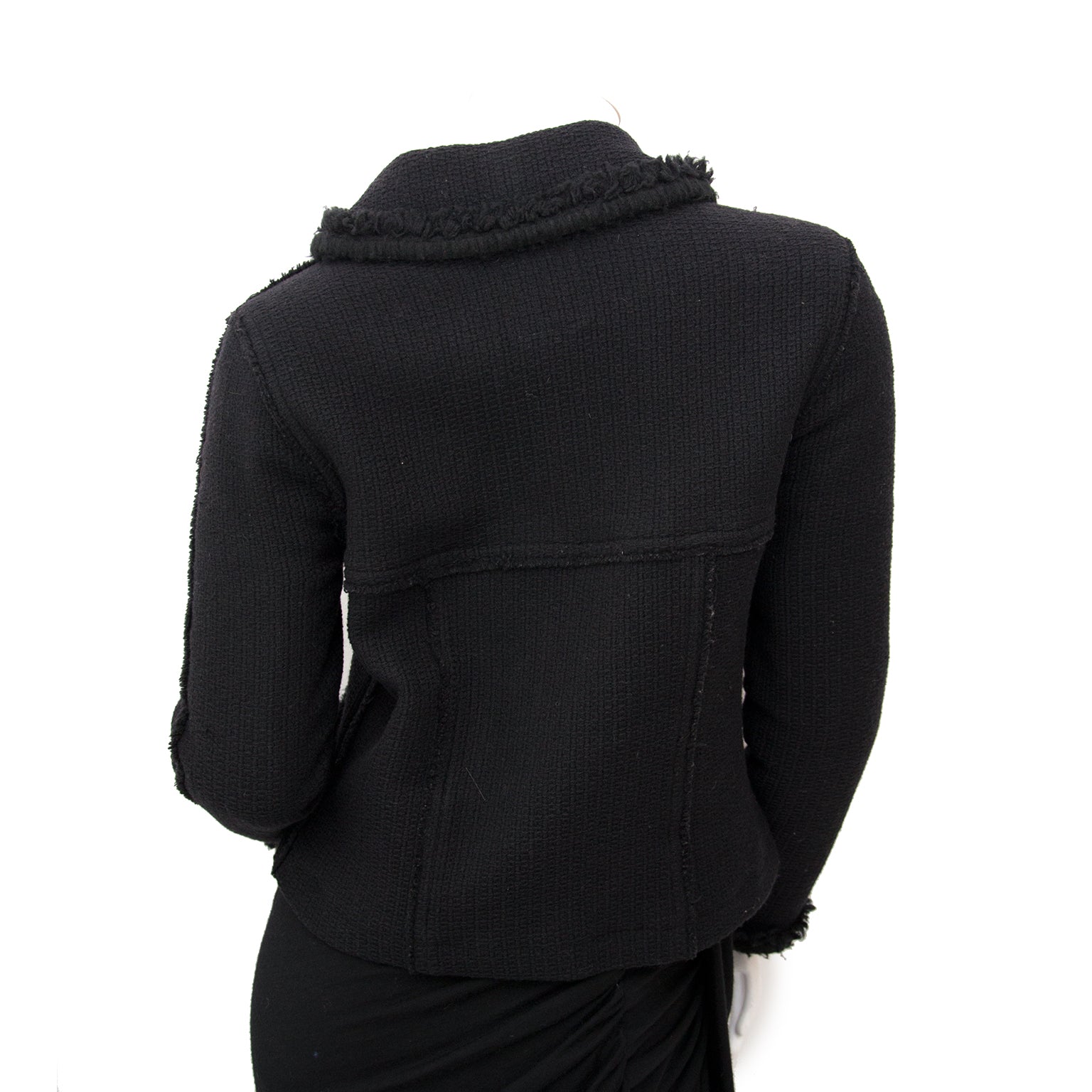 Chanel Schwarze Blazer Aus Woll - Mass 36 heute online auf labellov.com gegen den besten Preis.