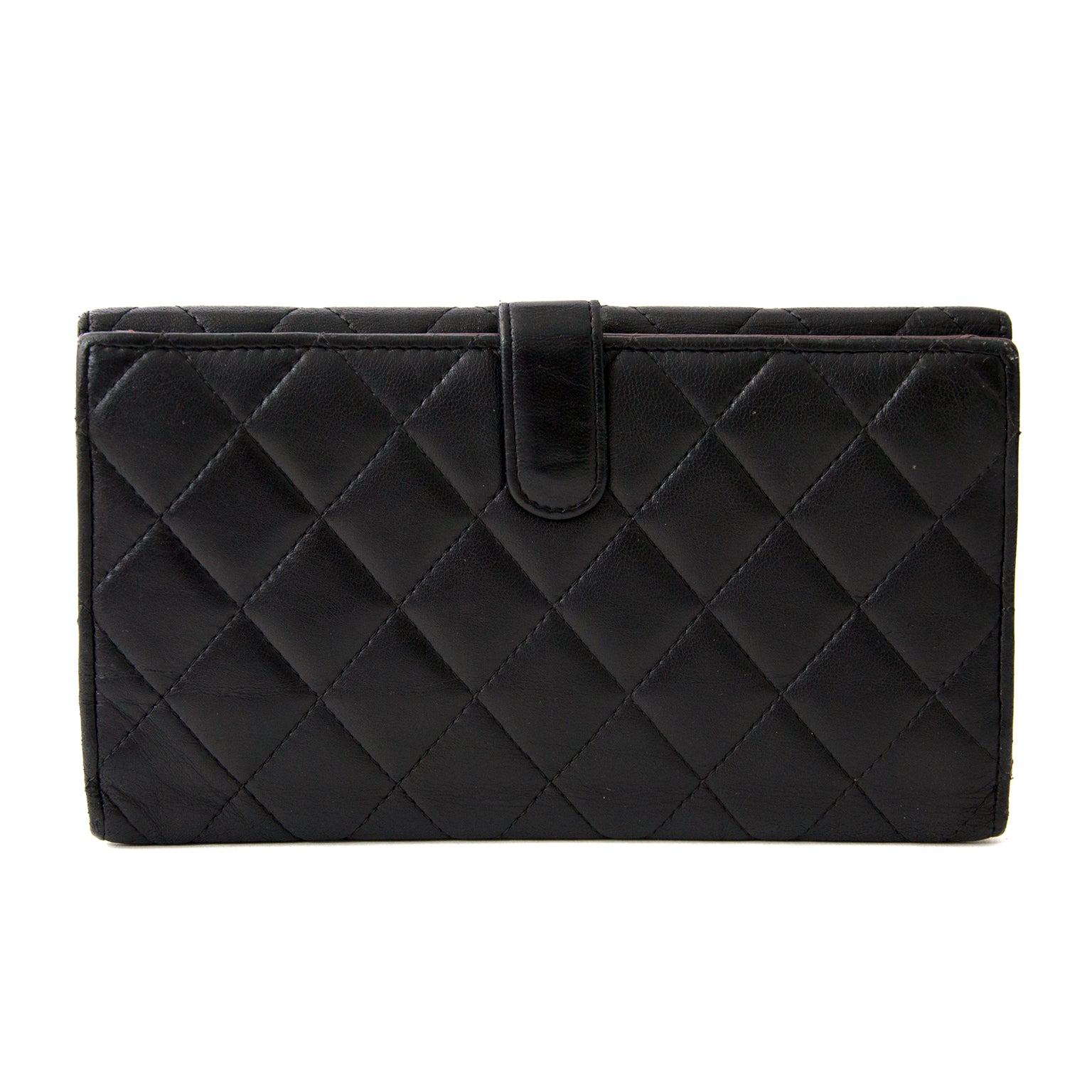 shop your luxury secondhand at the best price webshop and boutique Chanel Classic Black Lambskin Wallet