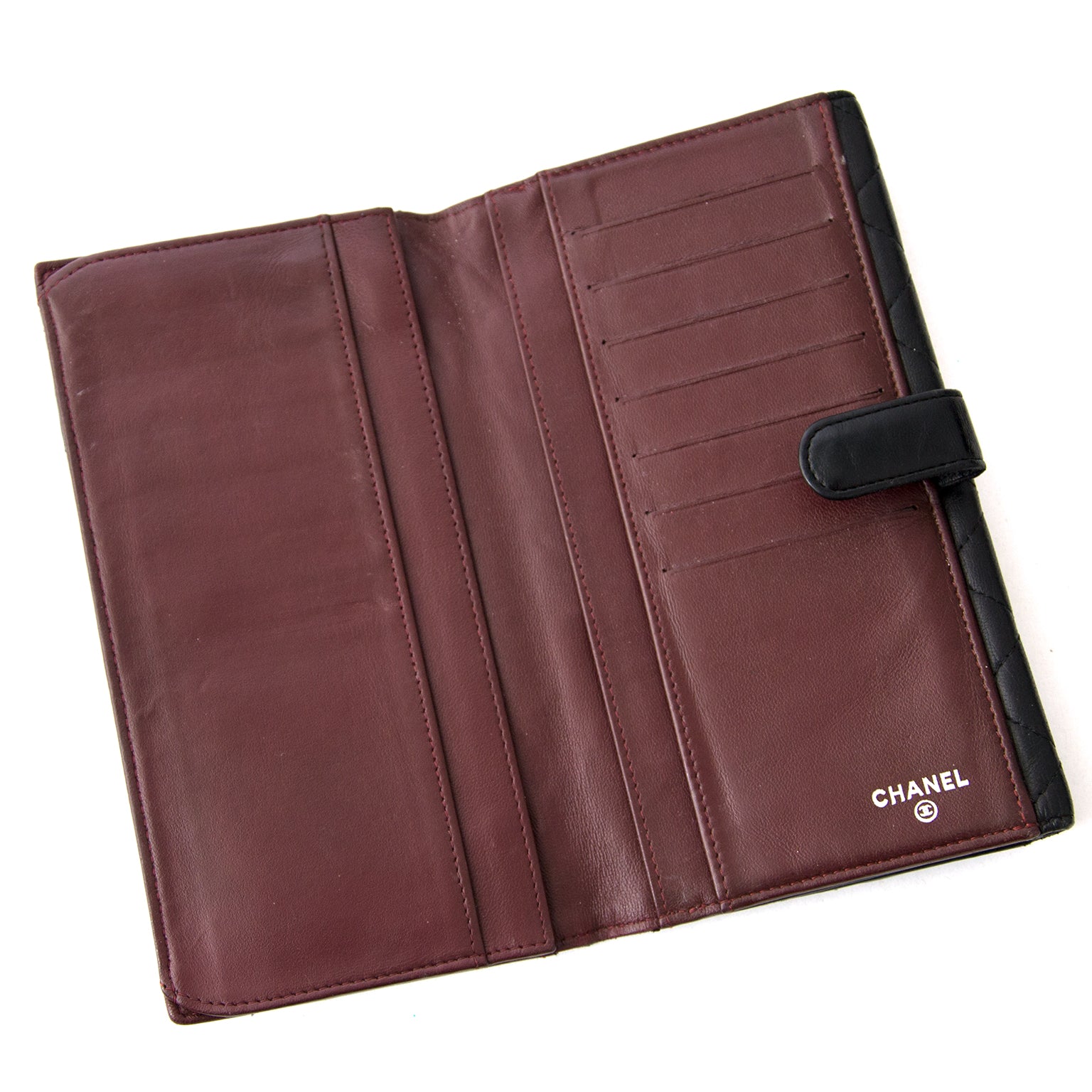 koop veilig online aan de beste prijs jou tweedehands Chanel Classic Black Lambskin Wallet
