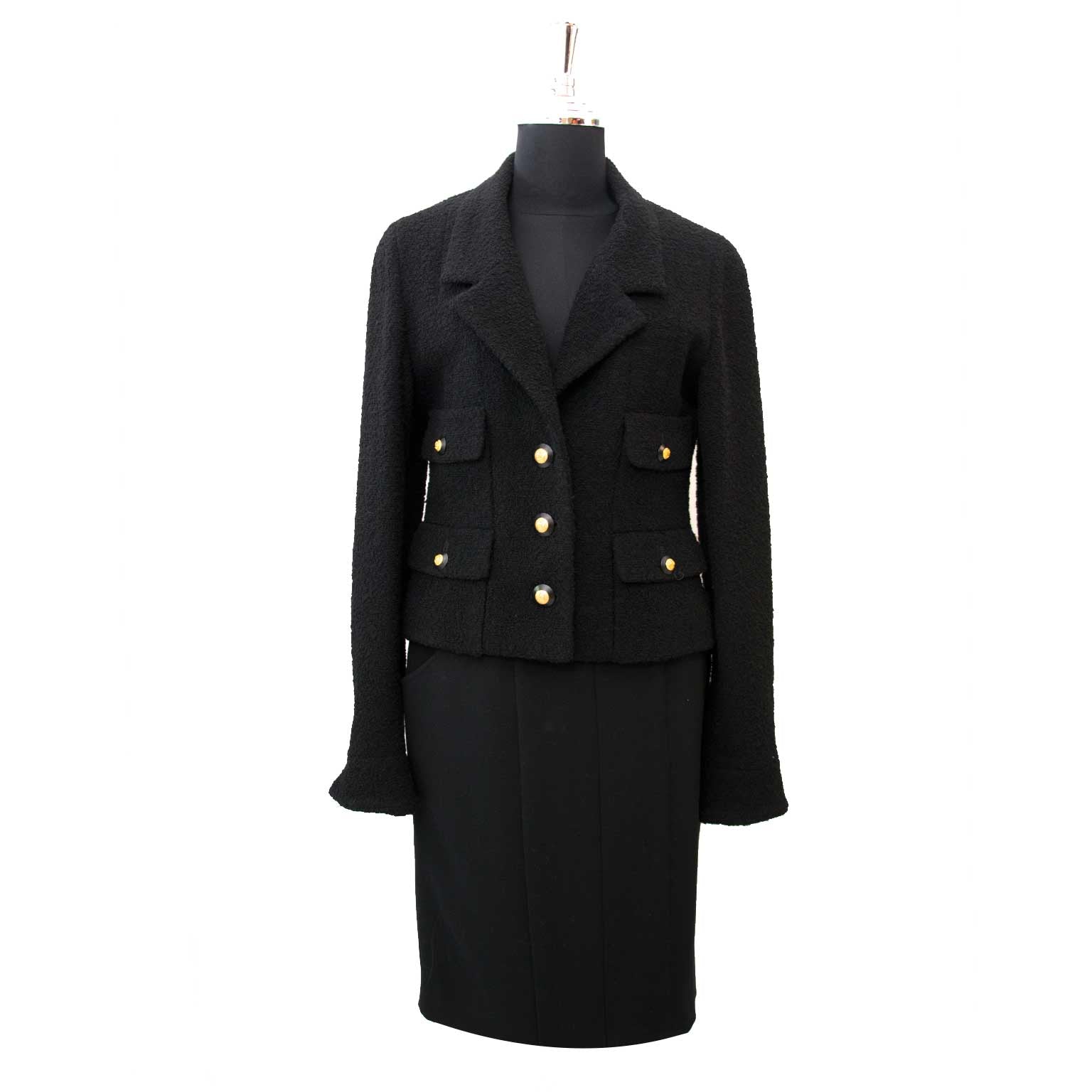 Nu voor de beste prijs bij labellov.com zwarte wollen chanel vest