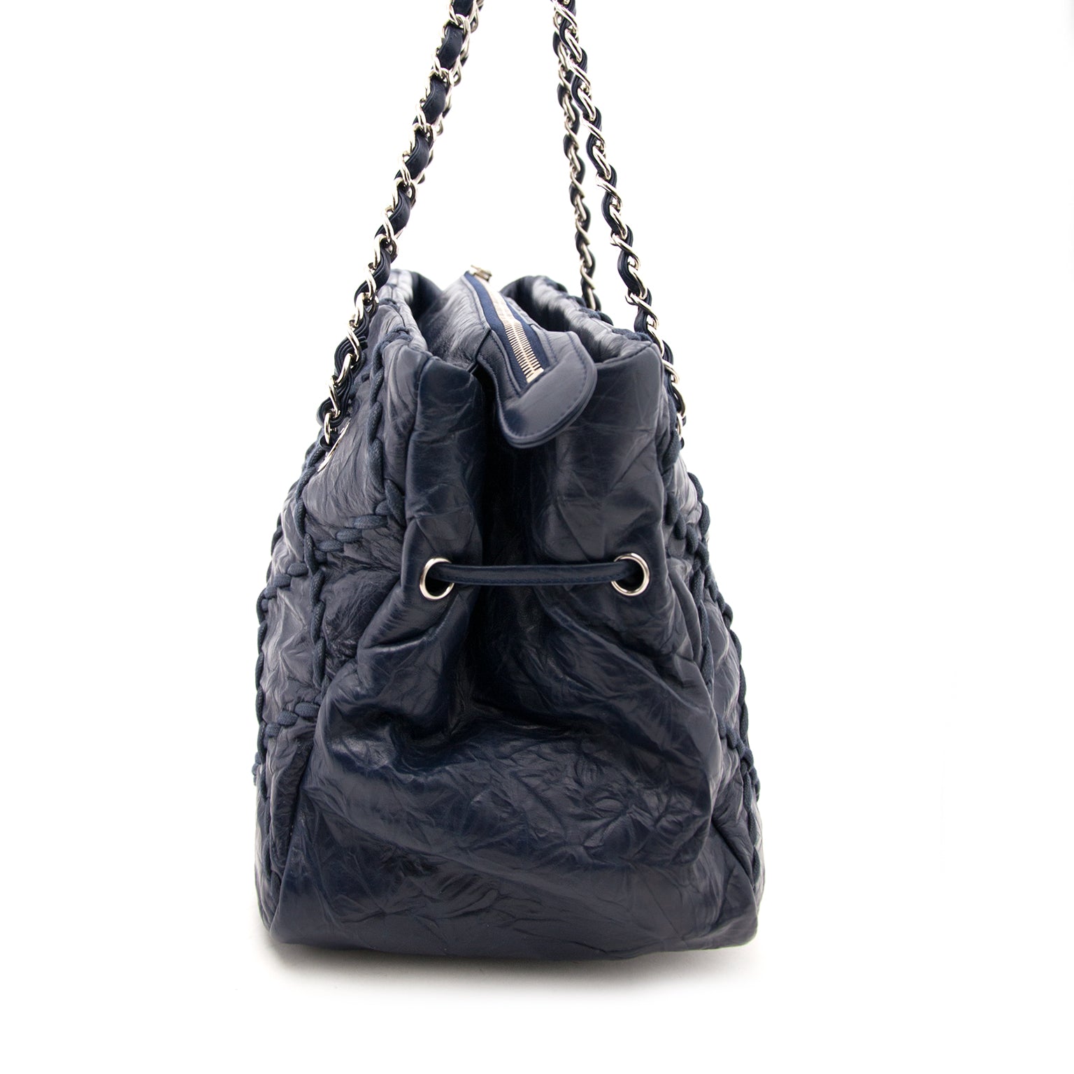 Buy and sell your preloved designer bags for the best rates online at Labellov luxury