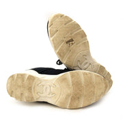 Chanel sneakers maintenant online à Labellov vintage webshop de mode