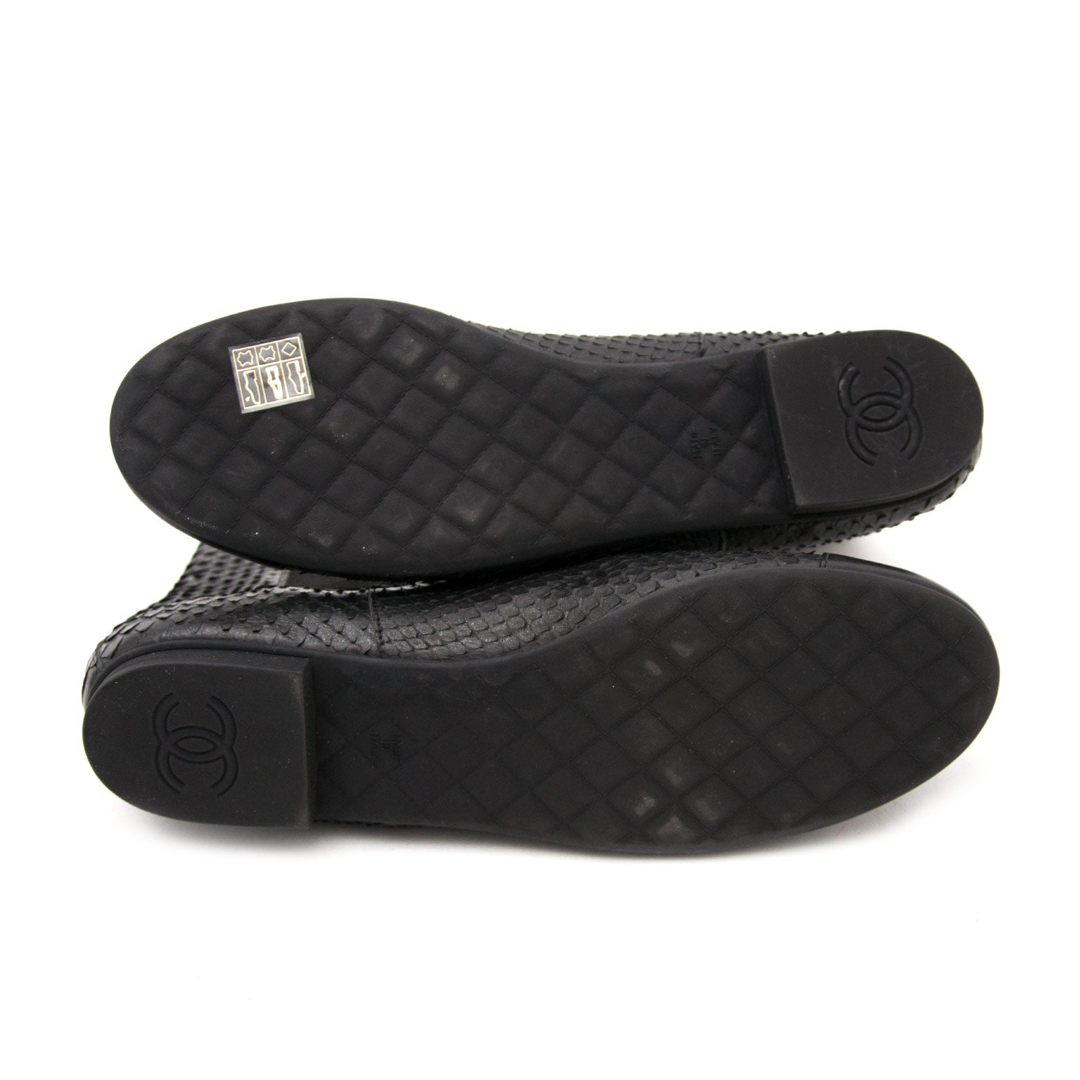 Shop safe and secur for the best price at Labellov timeless luxury.