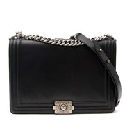 koop online aan de beste prijs Chanel Black Large Le Boy Flap Bag