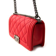 shop safe online luxury secondhand New Chanel Boy Flap Bag Red wordlwide shipping