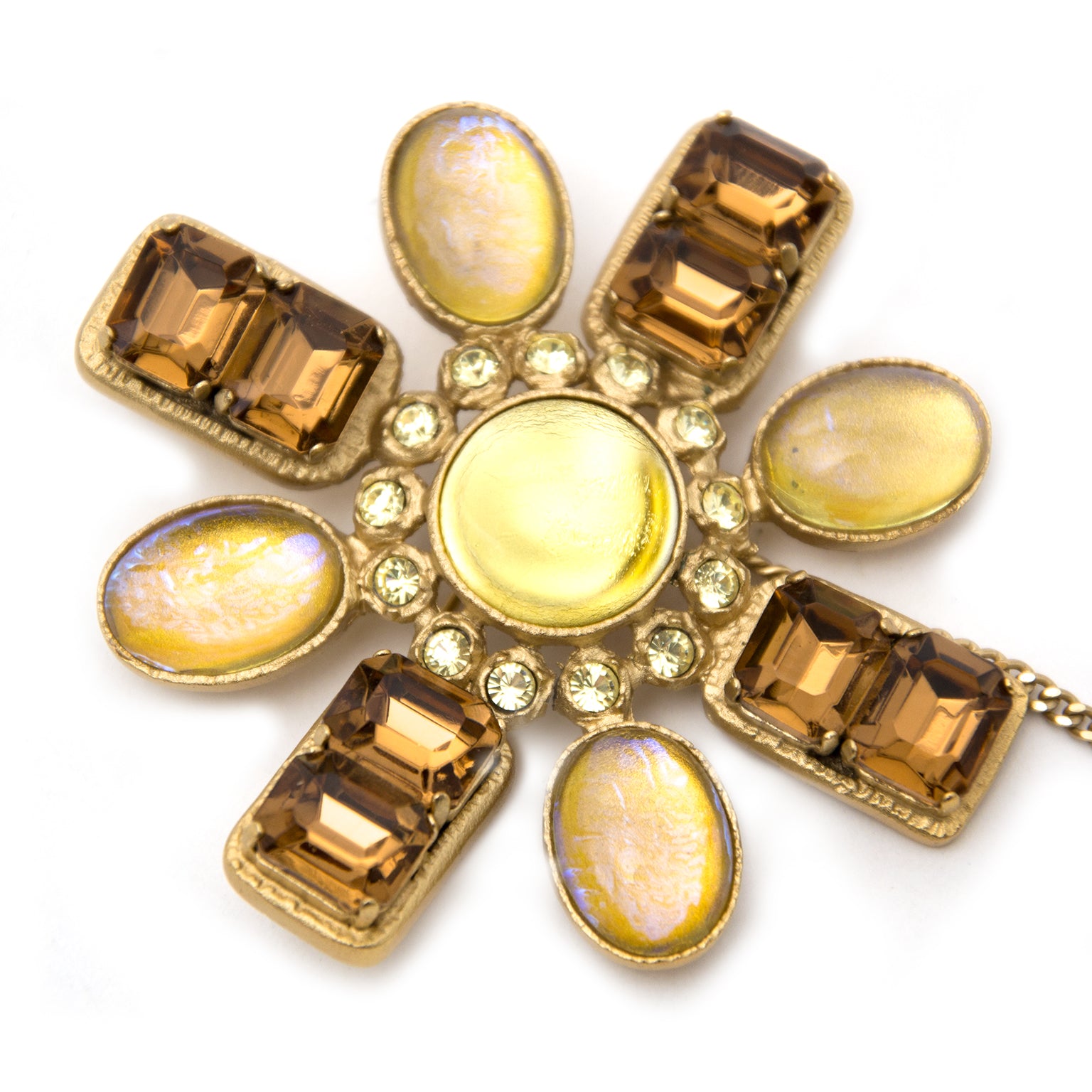 Buy authentic Chanel Brooche at Labellov.com