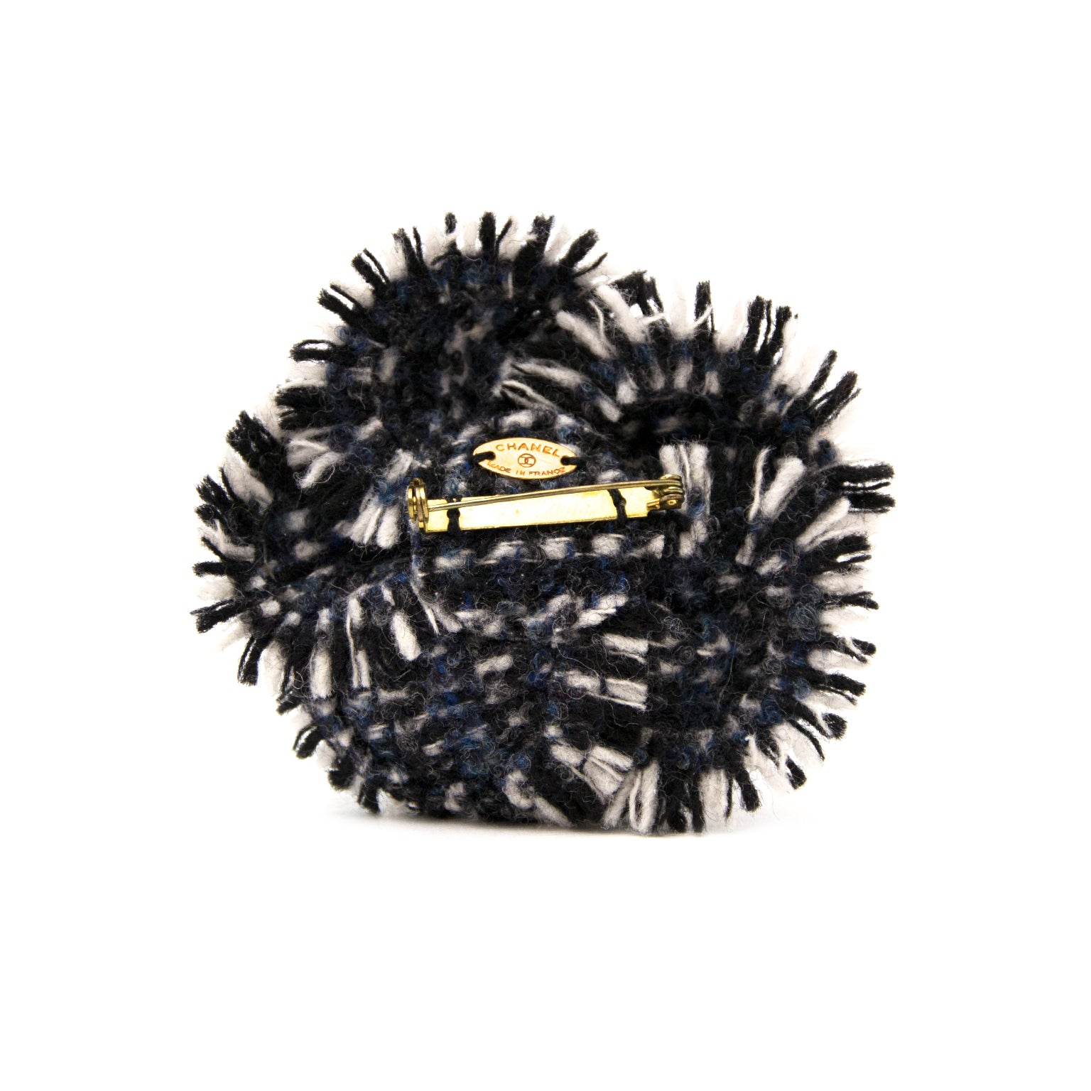 Chanel Brooch Camélia Tweed for sale, safe and secure shopping online or in Belgium, www.labellov.com