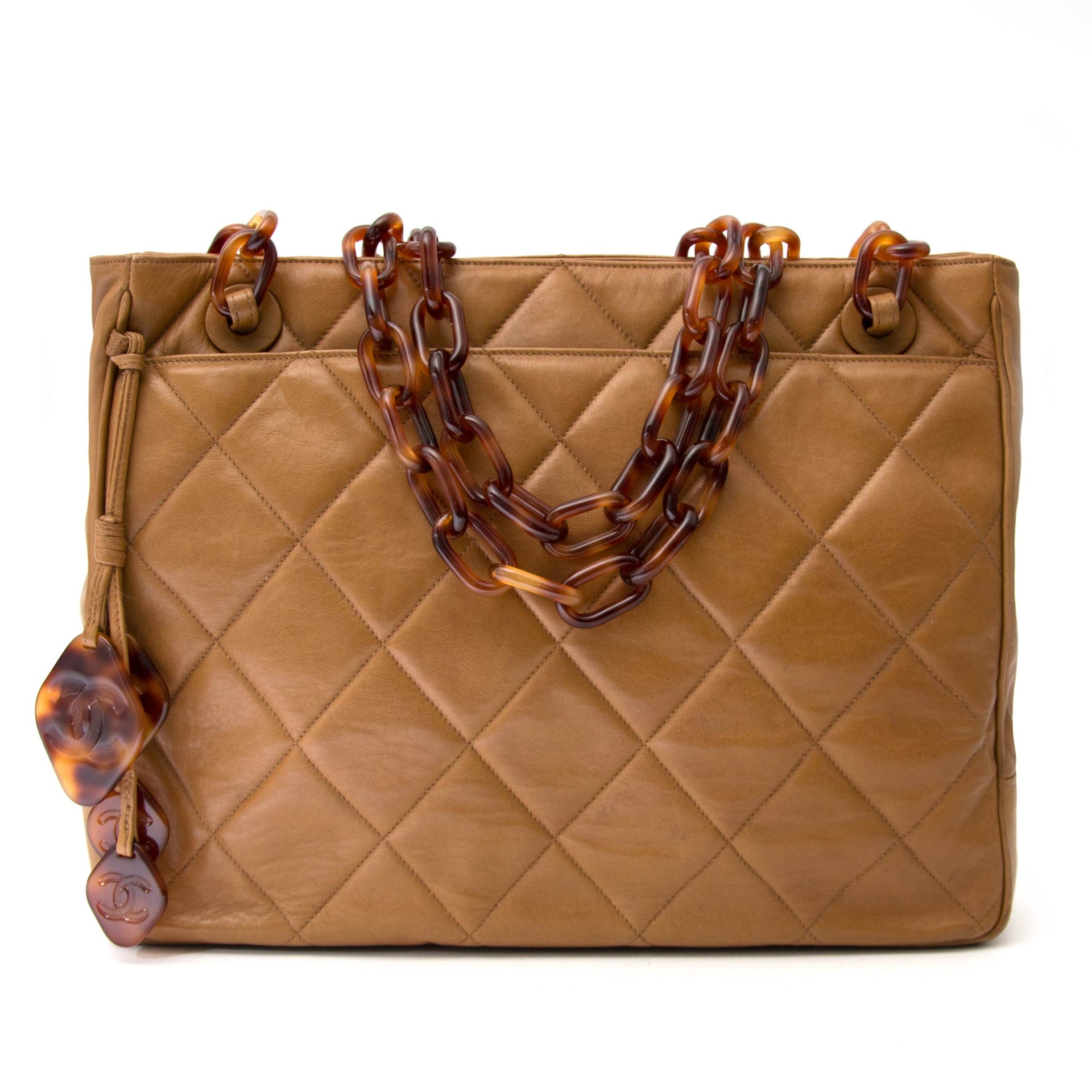 acheter en ligne pour le meilleur prix sac a main Chanel Biscuit Shopping Tote