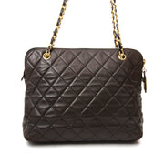 Nu kunt u deze Bruine Lederen Gewatteerde Chanel Schoudertas op labellov.com aankopen.