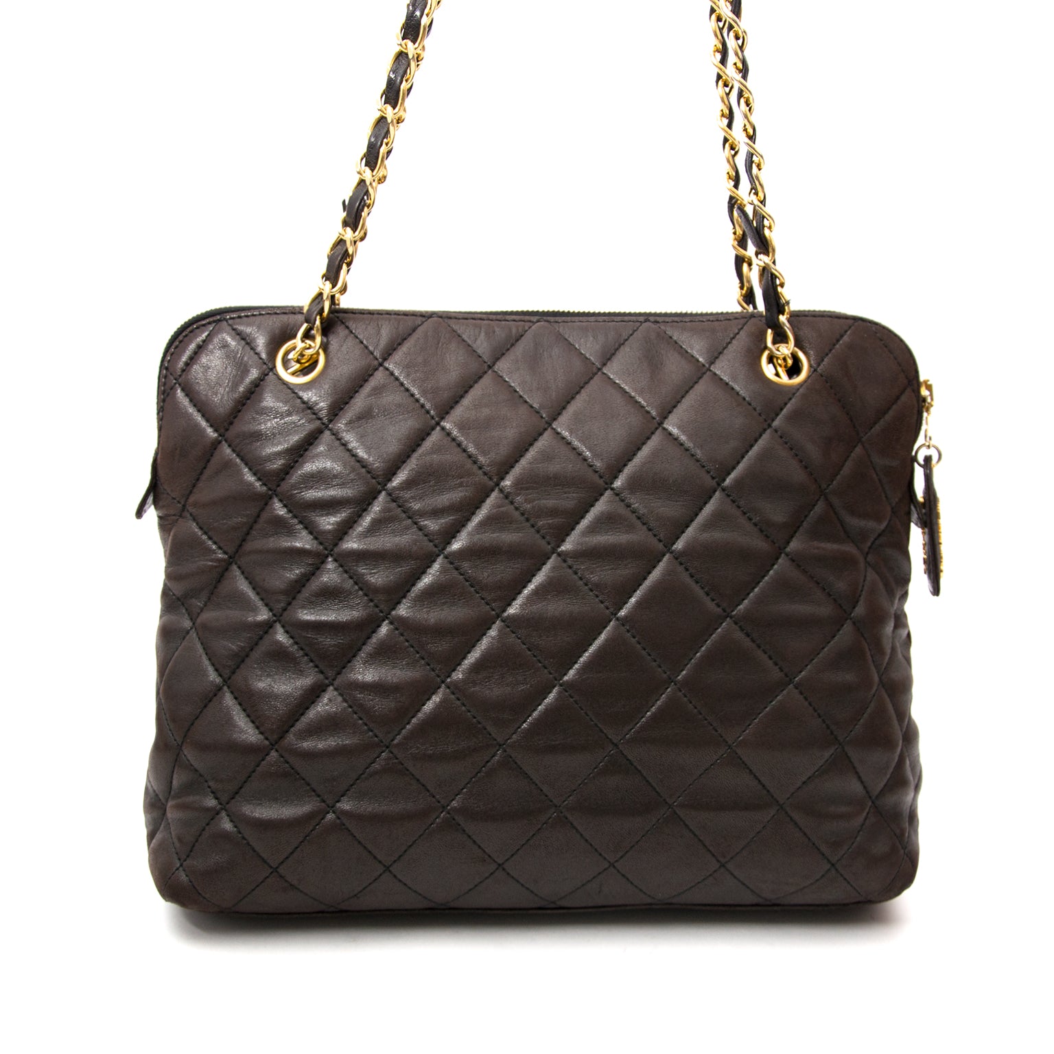 Nu kunt u deze Bruine Lederen Gewatteerde Chanel Schoudertas op labellov.com aankopen.