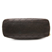 Chanel Braune Wattierte Schulterhandtasche Aus Leder heute online auf labellov.com gegen den besten Preis.