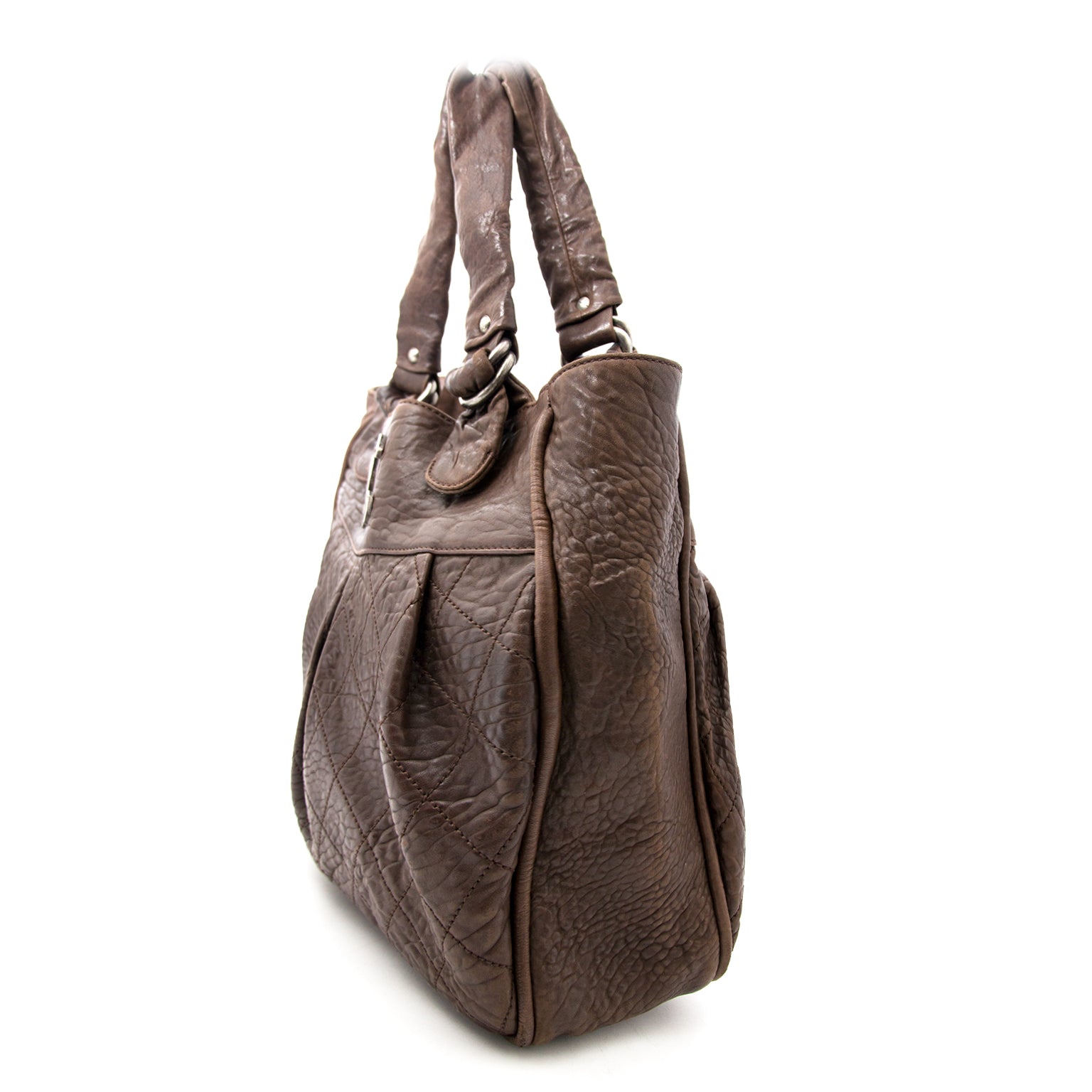 Chanel Grote Bruine Lederen Shopper nu online op labellov.com tegen de beste prijs.