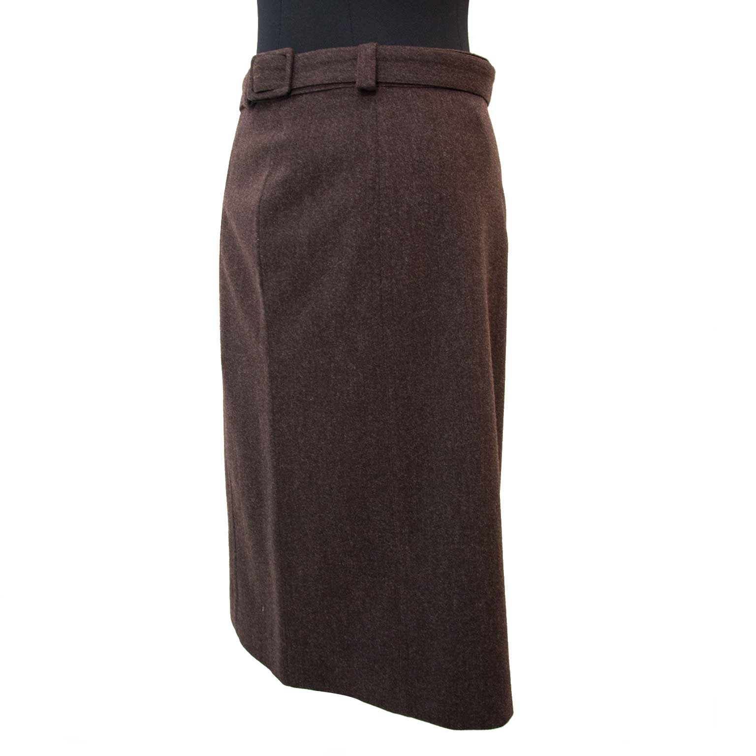 Buy and sell your preloved designer clothing for the best rates online at Labellov luxury