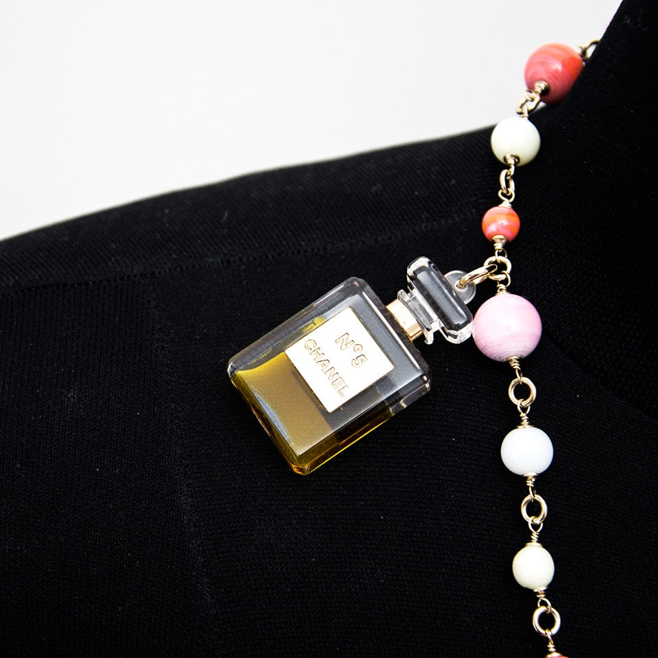 koop Chanel Resin Beauty Icons Pearl Necklace/Belt aan de beste prijs