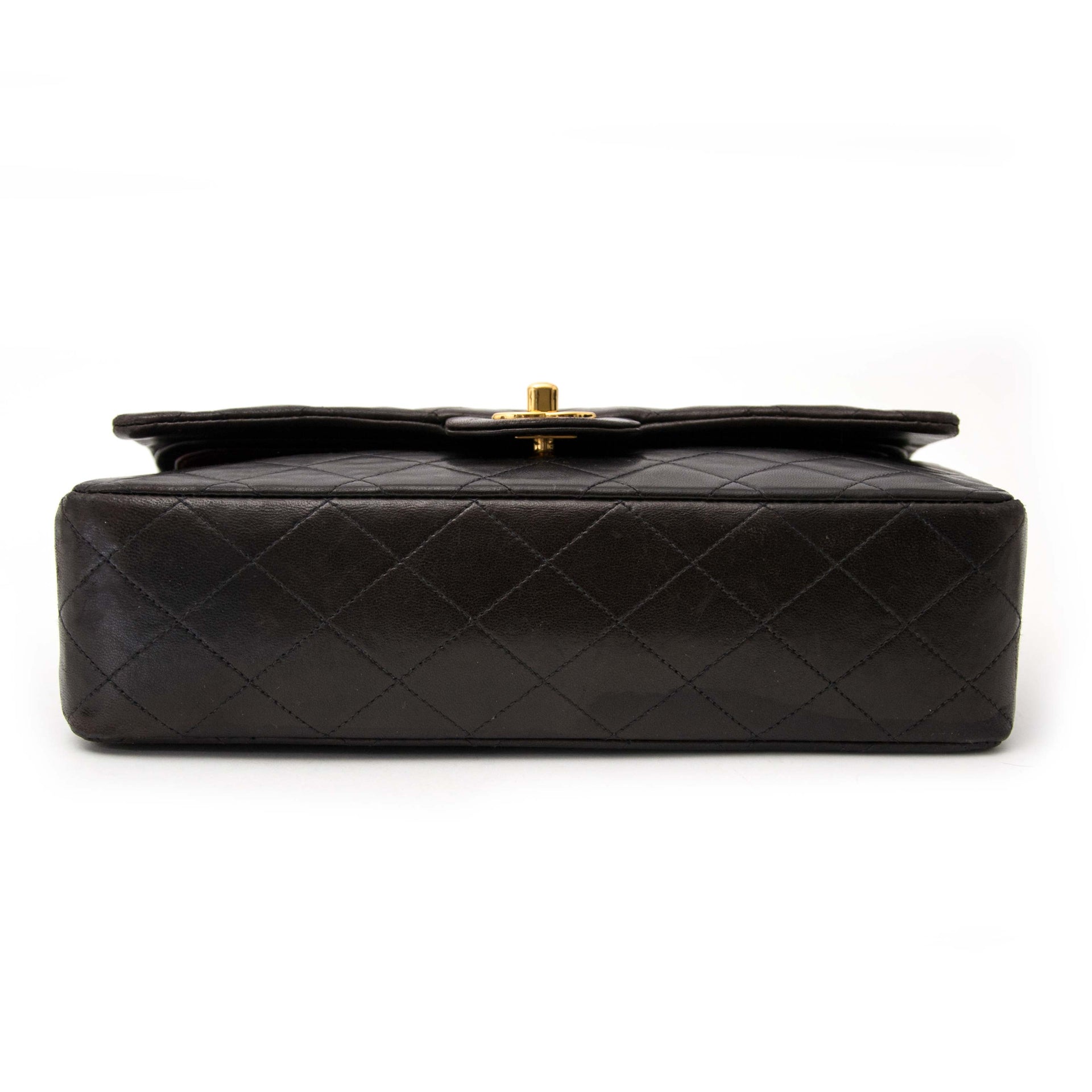 Achetez votre sac à main de Chanel chez Labellov à Anvers en Belgique.