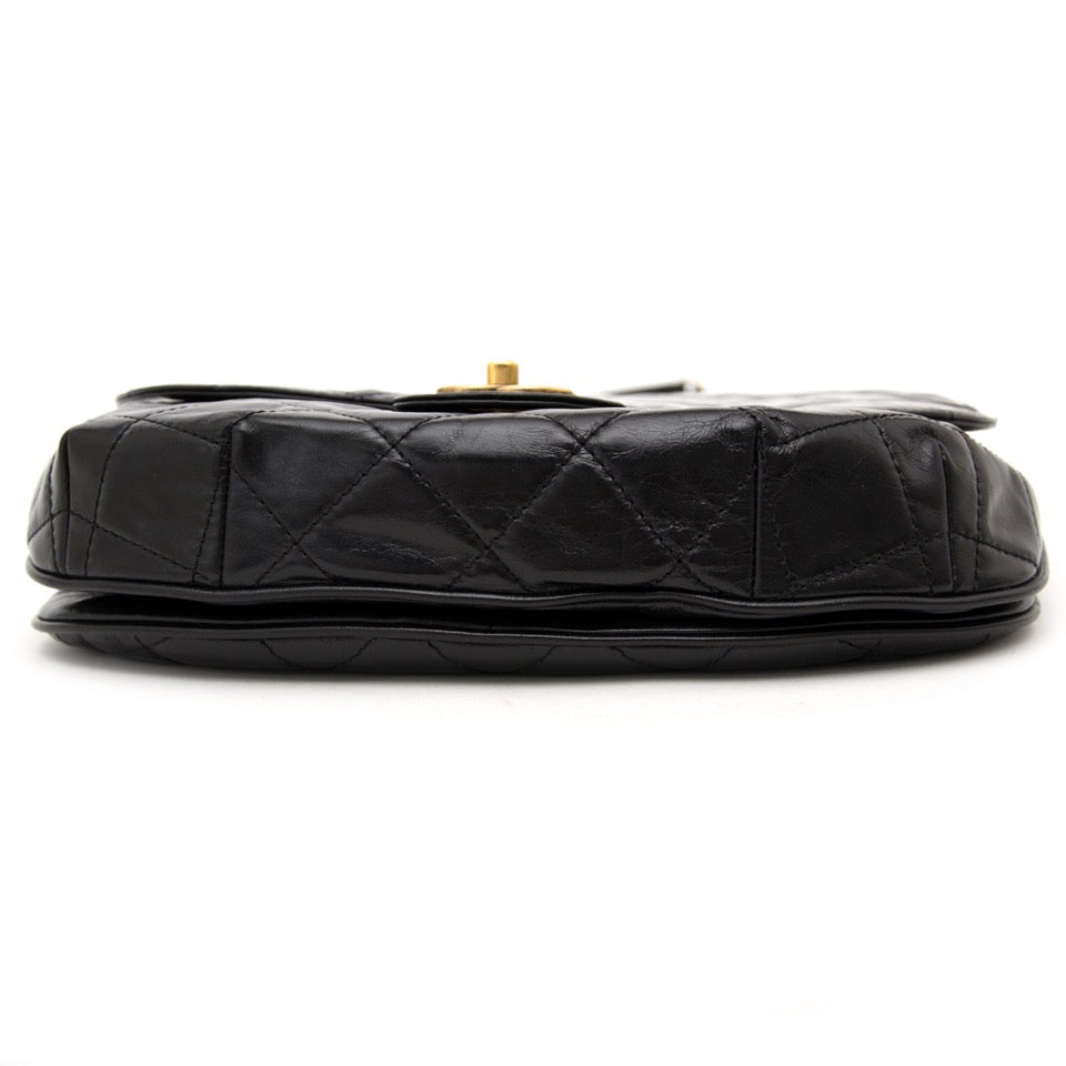 shop safe online at the best price Chanel flap bag like new webshop www.labellov.com