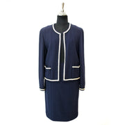Buy safe and secure real Chanel Tailleur set on www.labellov.com at the best price.