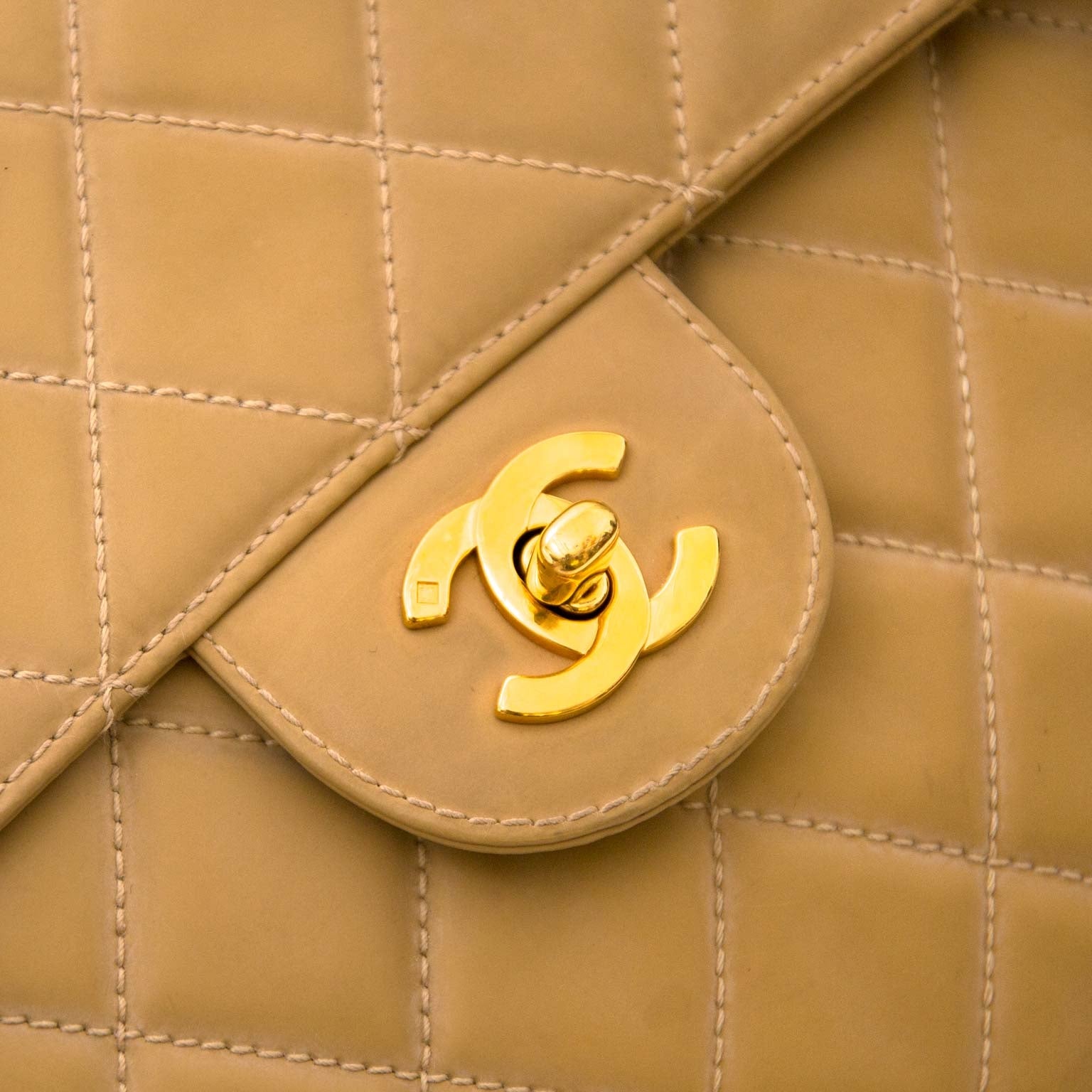 Chanel Nude Classic Single Flap Bag te koop