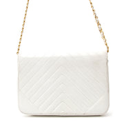 Vintage Chanel chevron flap bag for the best price at Labellov webshop. Safe and secure online shopping with 100% authenticity. Vintage Chanel chevron sac à bandoulière pour le meilleur prix.