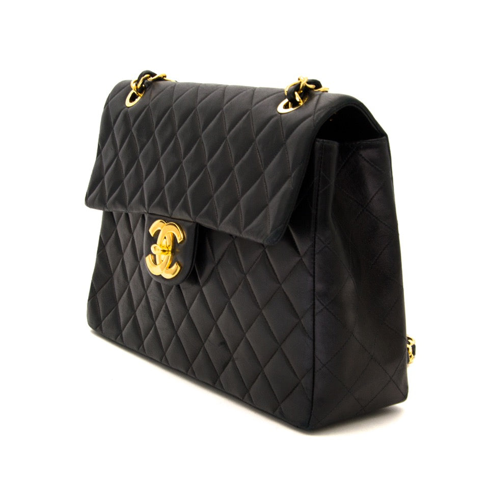 Tweedehands Chanel Black Maxi Single Flap Bag aan de beste prijs bij Labellov
