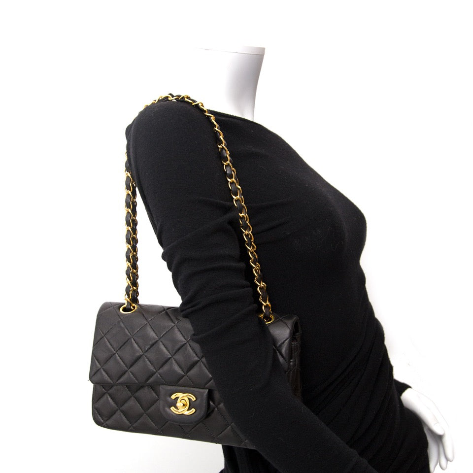 shop safe online at the best price your designer Chanel Black Classic Double Flap Bag