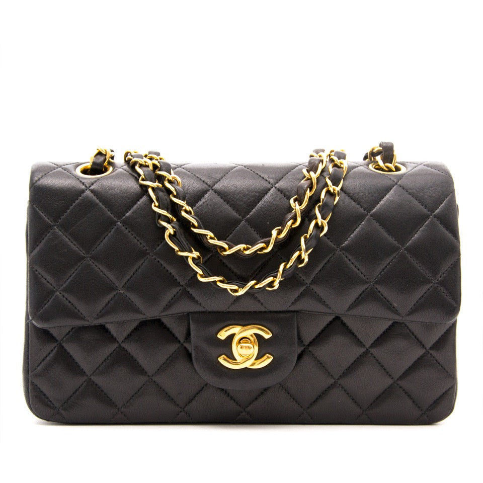 acheter en ligne pour le meilleur prix Chanel Black Classic Double Flap Bag
