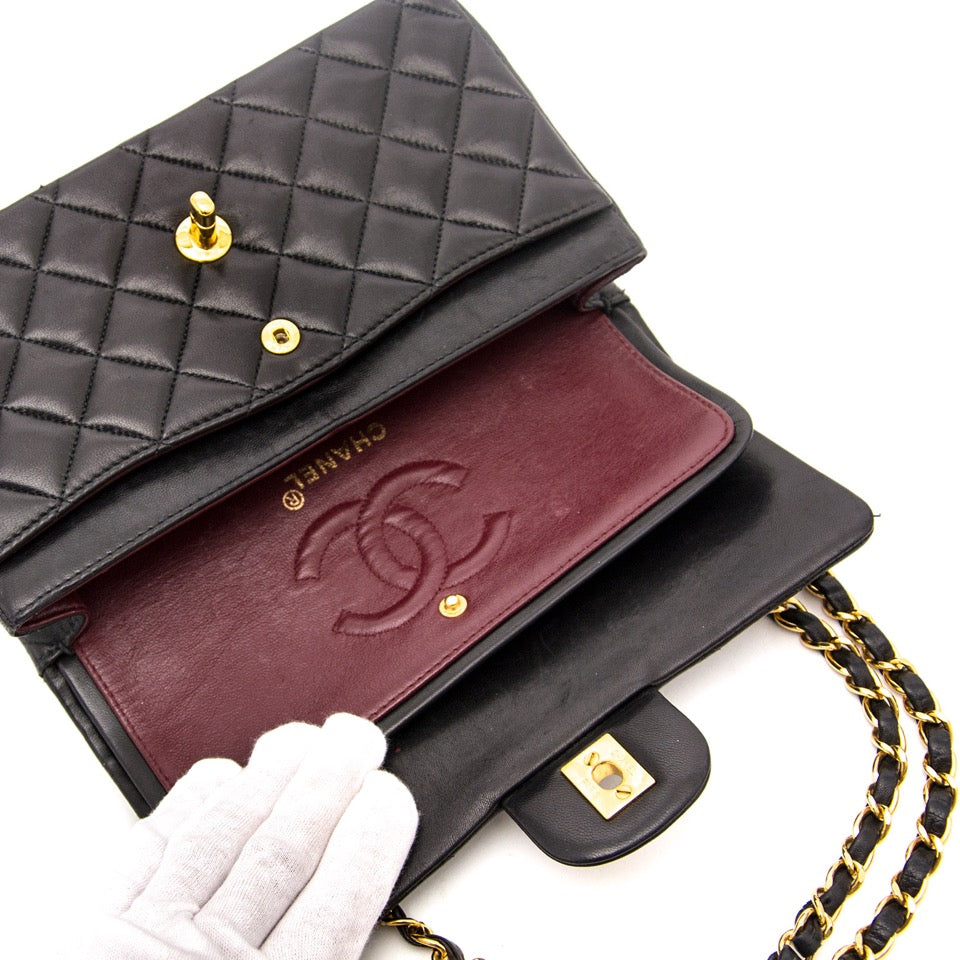 koop aan de beste prijs Chanel Black Classic Double Flap Bag 100% authentiek