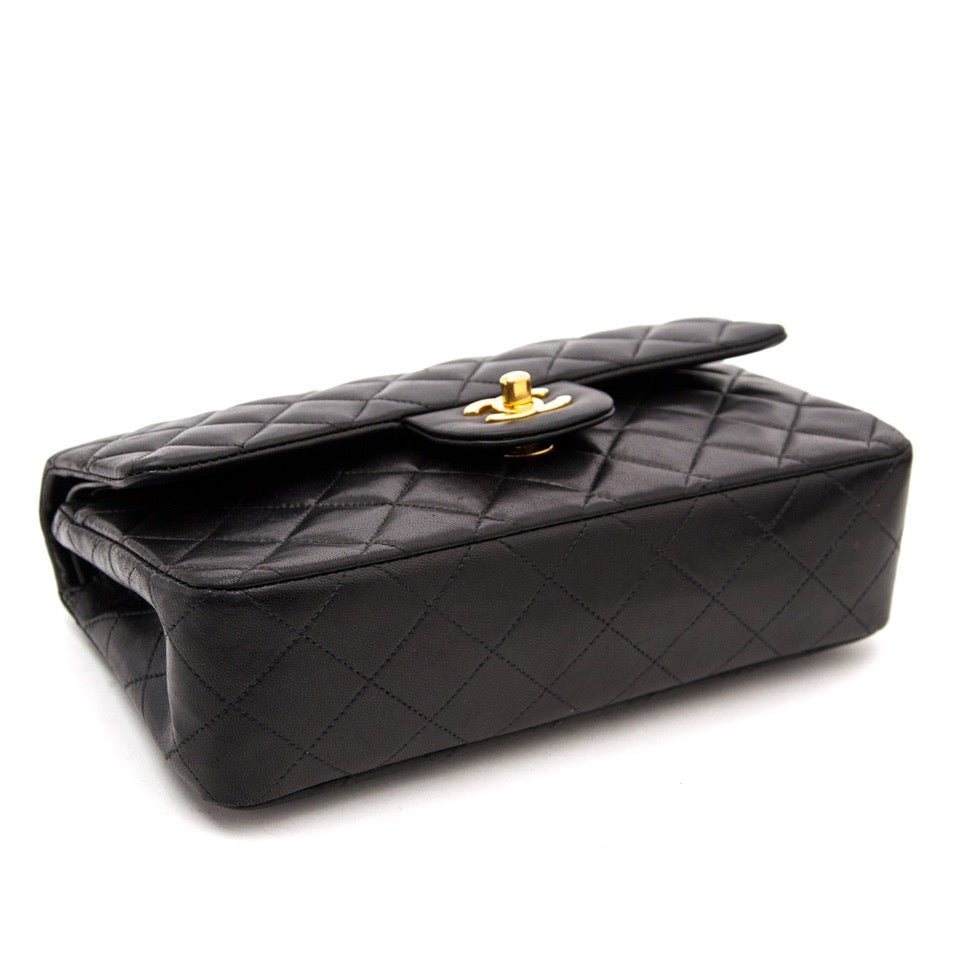 acheter en ligne seconde main sac a main Chanel Black Classic Double Flap Bag anvers et en ligne