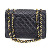 koop veilig online aan de beste prijs Chanel vintage flap bag in perfecte staat online webshop labellov.com