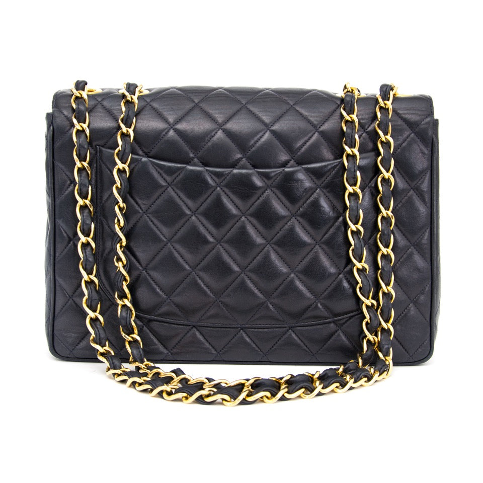 koop veilig online aan de beste prijs Chanel vintage flap bag in perfecte staat online webshop labellov.com