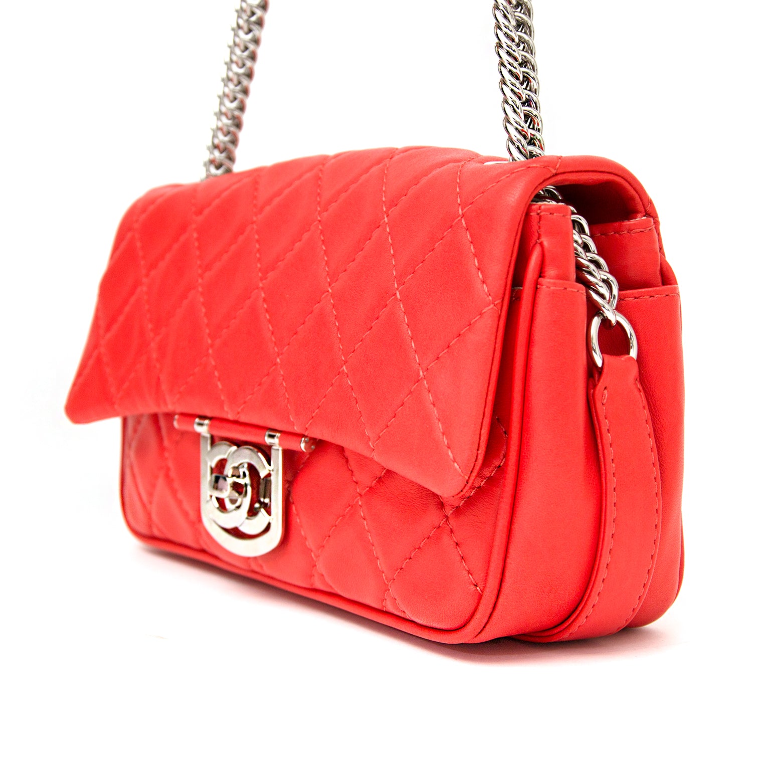 shop safe online at the best price chanel icons red flap bag like new webshop www.labellov.com