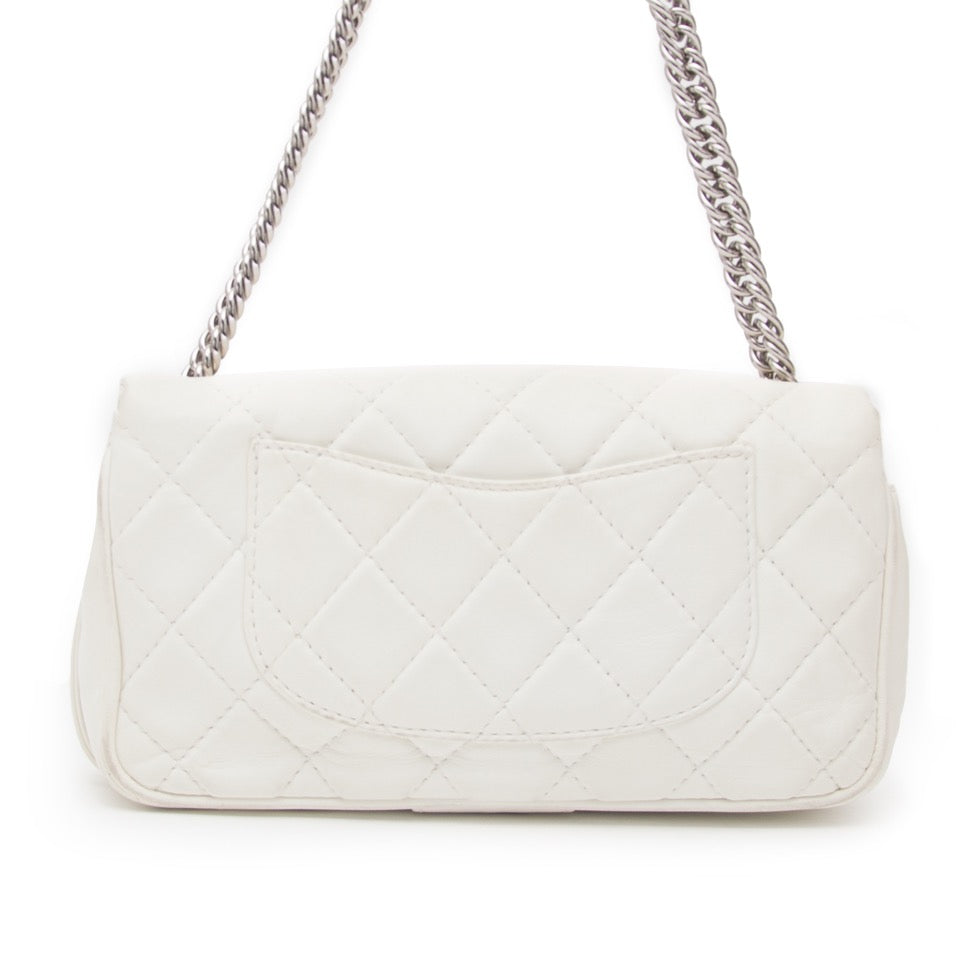 Buy and sell your designer Chanel handbags for the best price and with worldwide shipping online