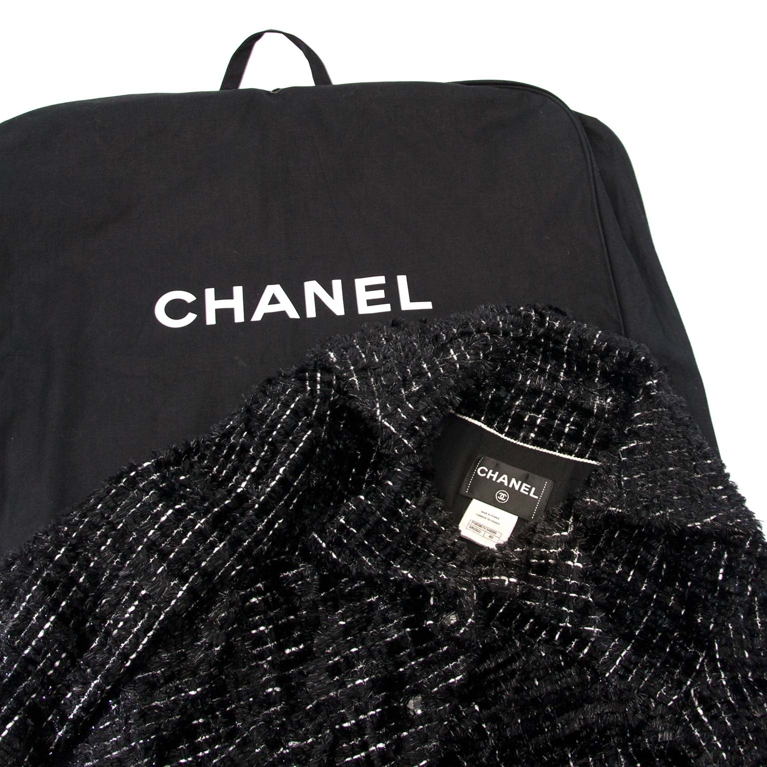 acheter en ligne chez labellov.com Chanel Black Vest Model Chanel Fashion Week 2013