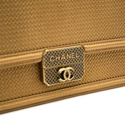 Bent u op zoek naar een nieuwe handtas? Koop uw authentieke Chanel gouden lederen handtas bij Labellov in Antwerpen.