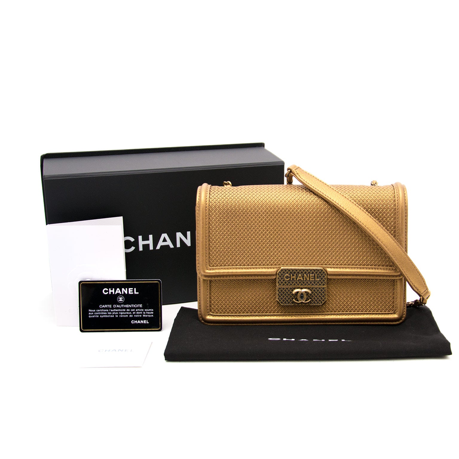 Wenst u uw designer handtassen van Chanel niet langer te verkopen? Kom langs bij Labellov voor een offerte.