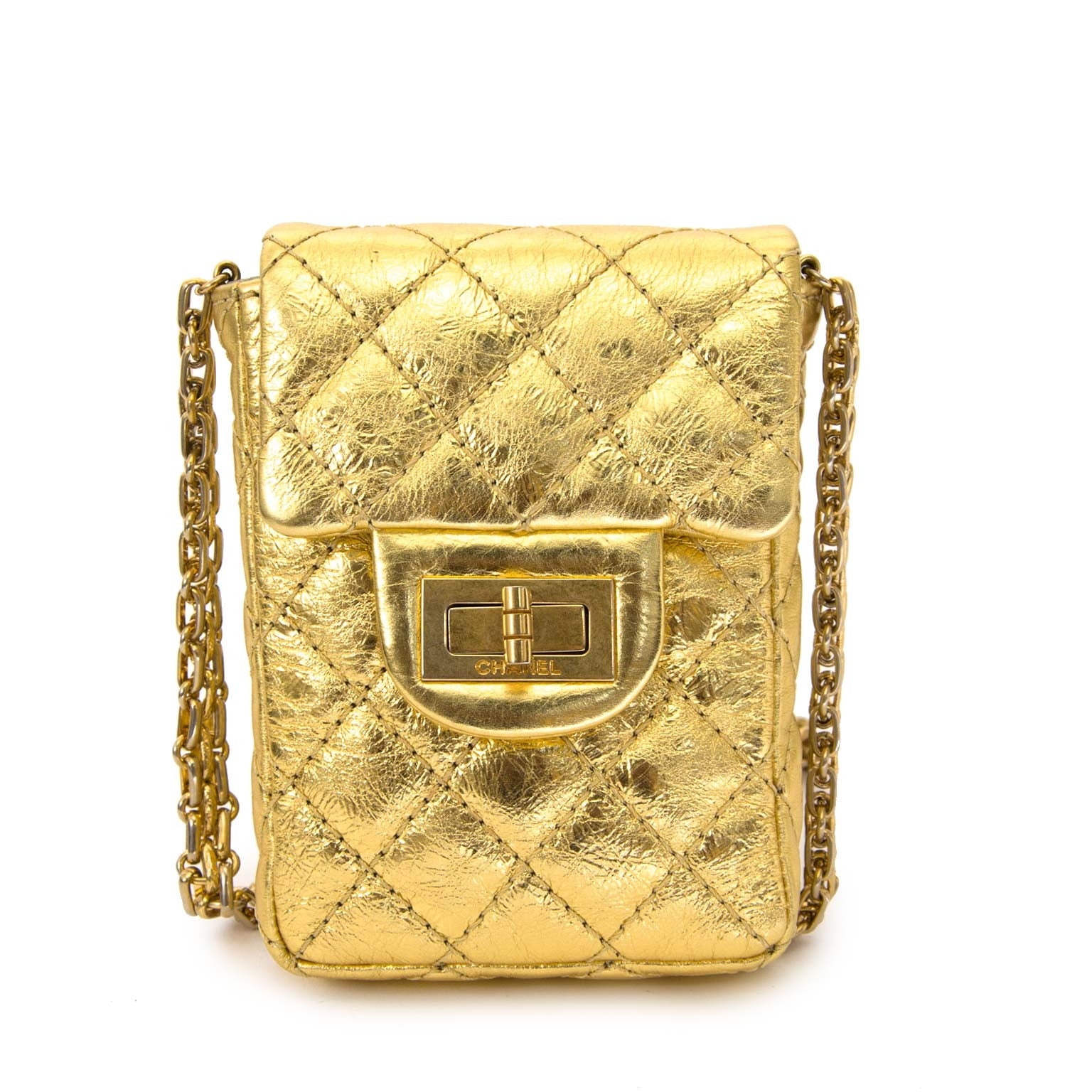 Buy and sell your authentic Chanel 2.55 Reissue Aged Calfskin Gold Phone Pouch exclusively online at Labellov secondhand luxury in Antwerp