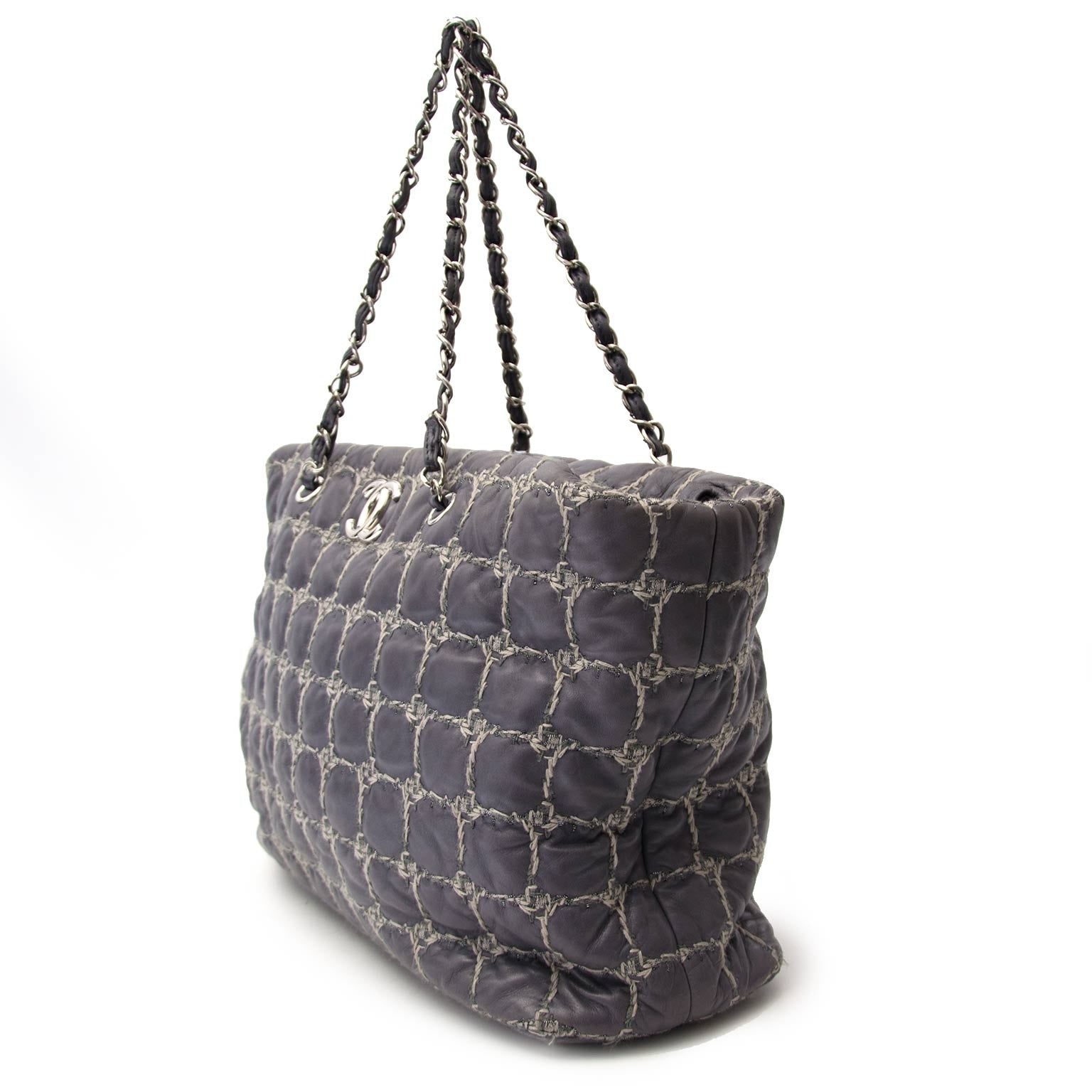 Chanel CC Grey Blue Quilted Tweed Stitch Bag Buy authentic designer Chanel secondhand bags at Labellov at the best price. Safe and secure shopping. Koop tweedehands authentieke Chanel tassen bij designer webwinkel labellov.
