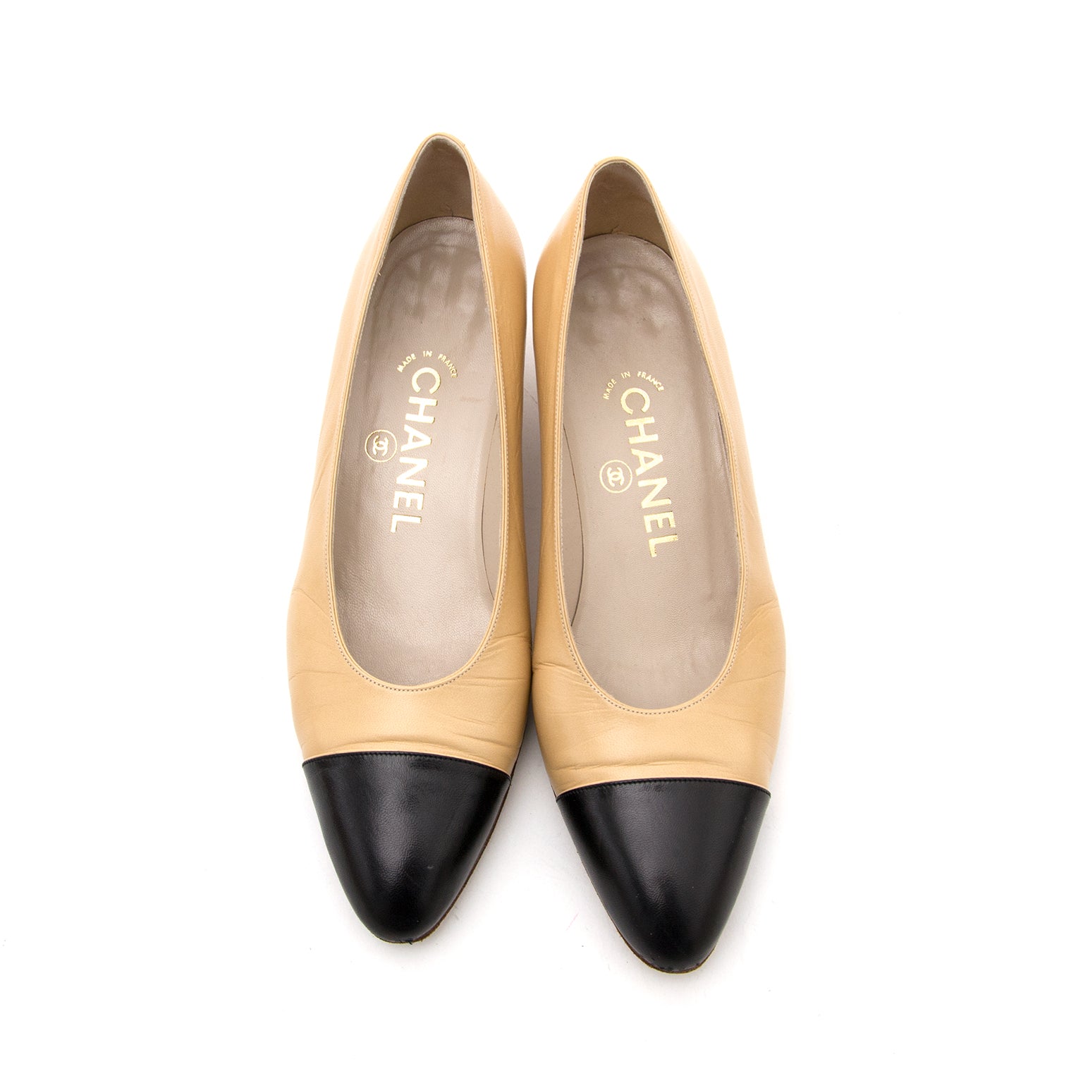 Chanel Classic Black and Beige Pumps kopen bij Labellov in Antwerpen