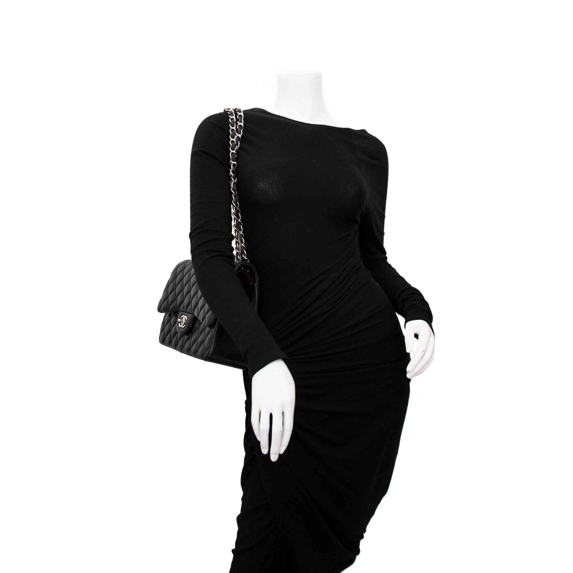 Koop nu deze prachtige Chanel Black Jumbo Classic Double Flap Bag in Antwerpen, www.labellov.com, vintage luxury.