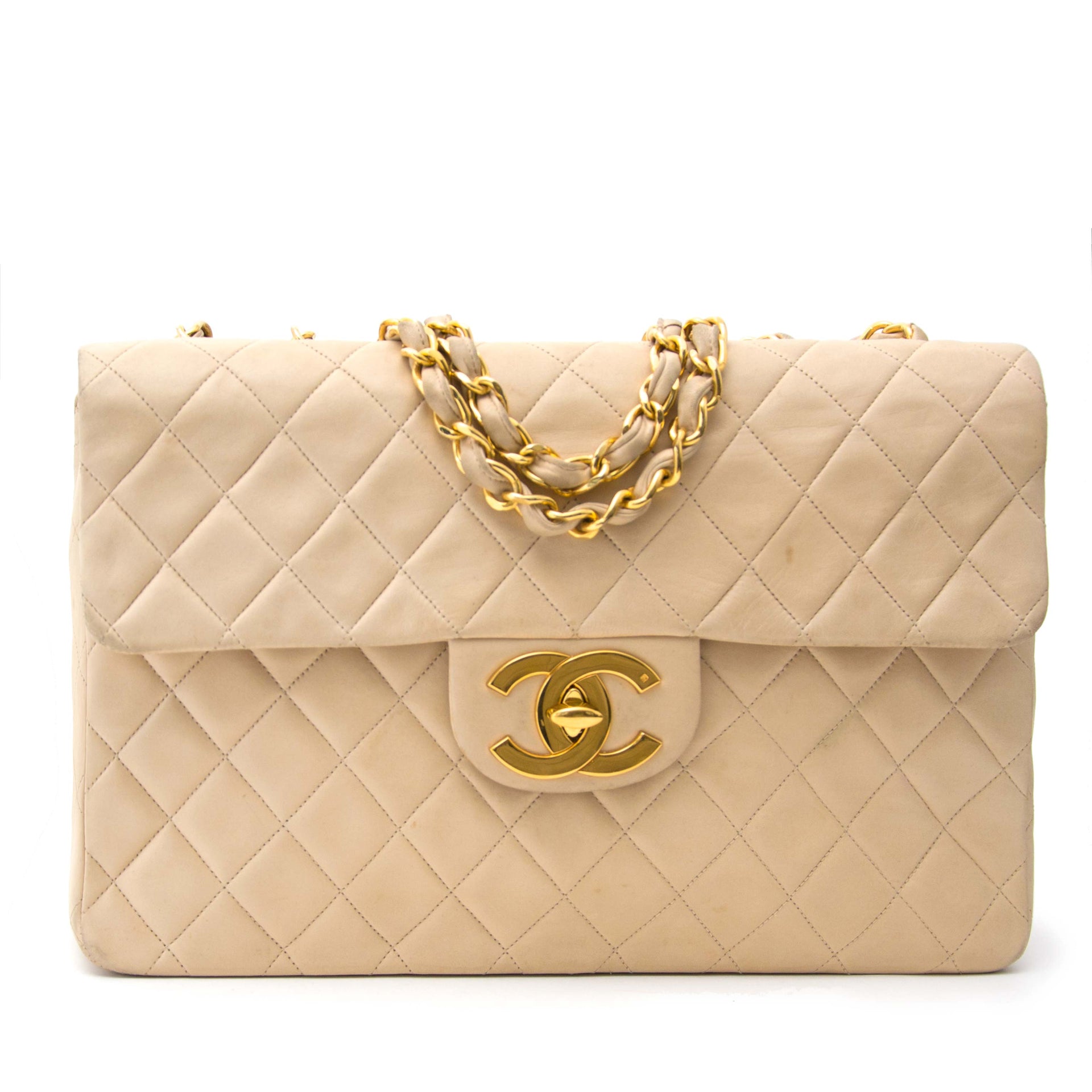 acheter en ligne chez labellov.com pour le meilleur prix chanel maxi flap bag beige