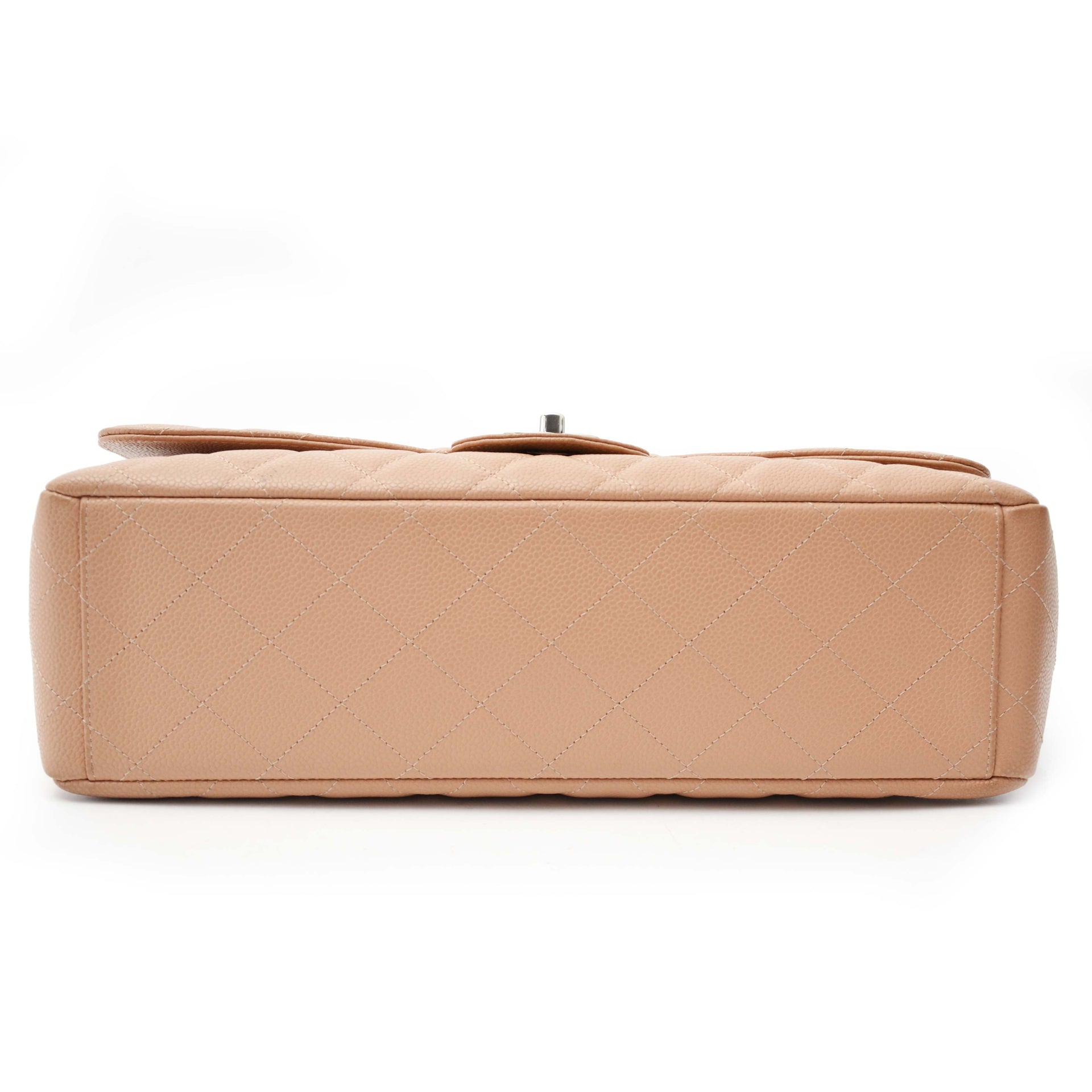 acheter en ligne pour le meilleur prix Chanel Beige Caviar Maxi Classic Single Flapbag