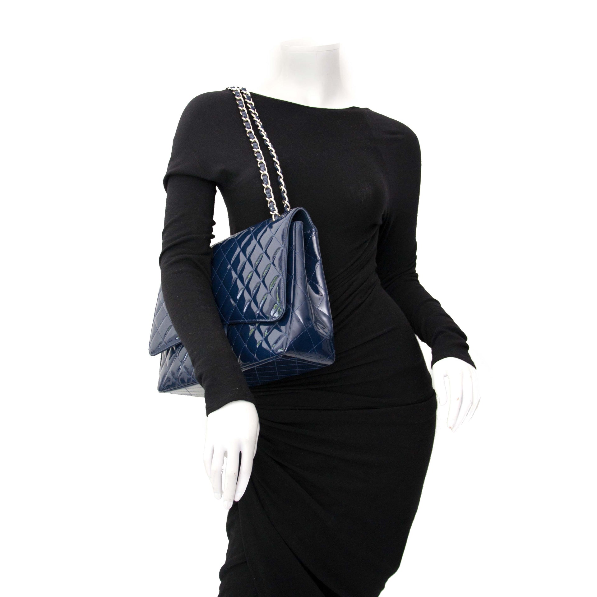 A la vente Chanel Maxi Flap bag