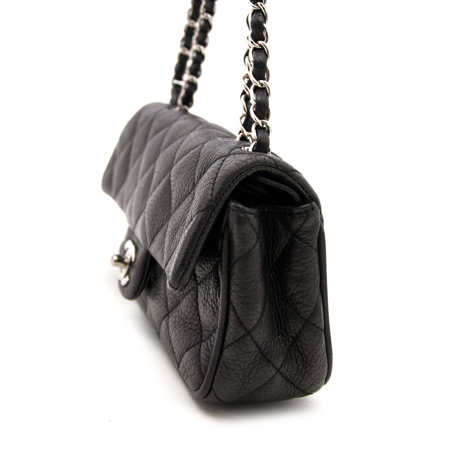 Acheter en ligne chez Labellov.com Chanel Black East West Flap Bag