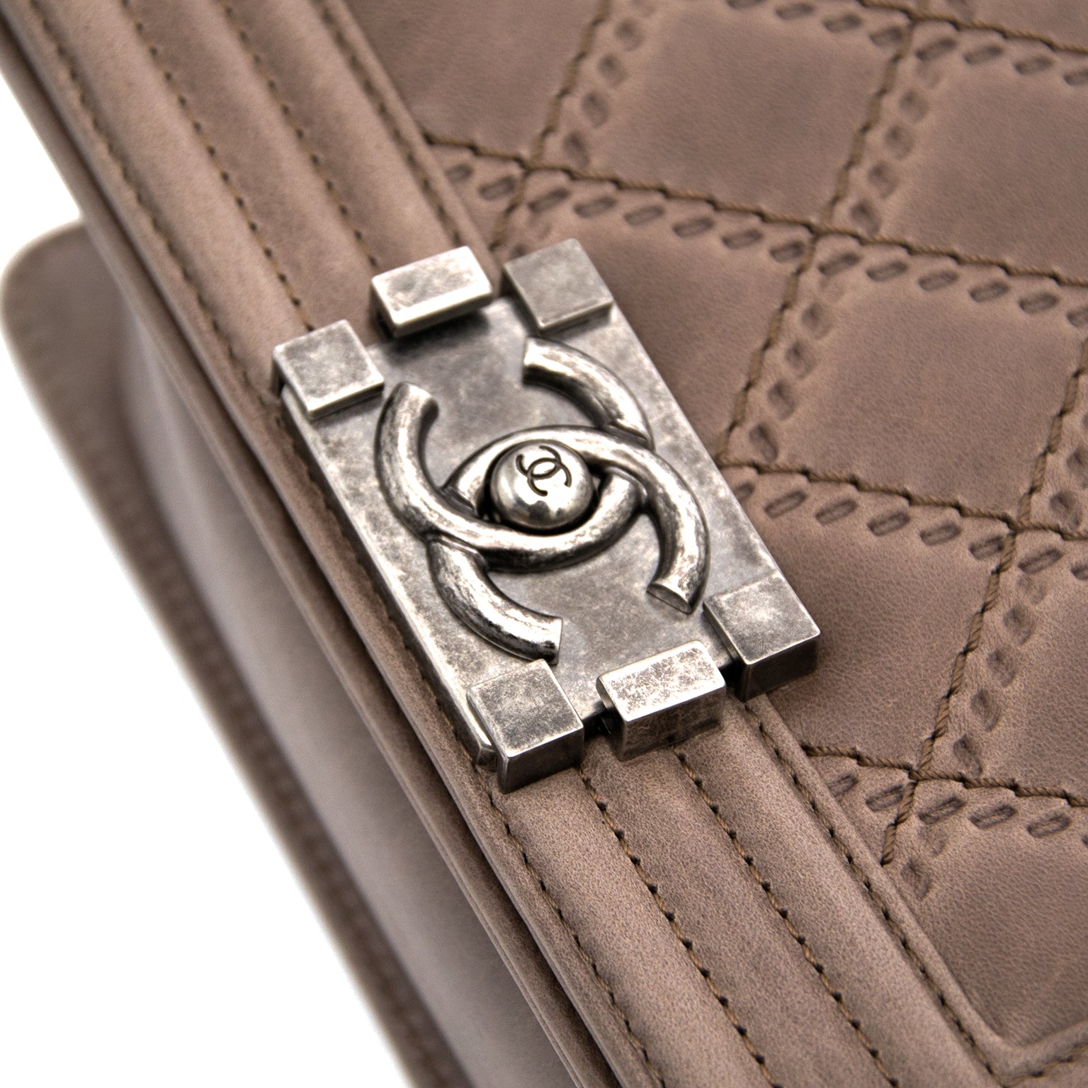 worldwide shipping luxury secondhand bags chanel taupe small calf boy bag