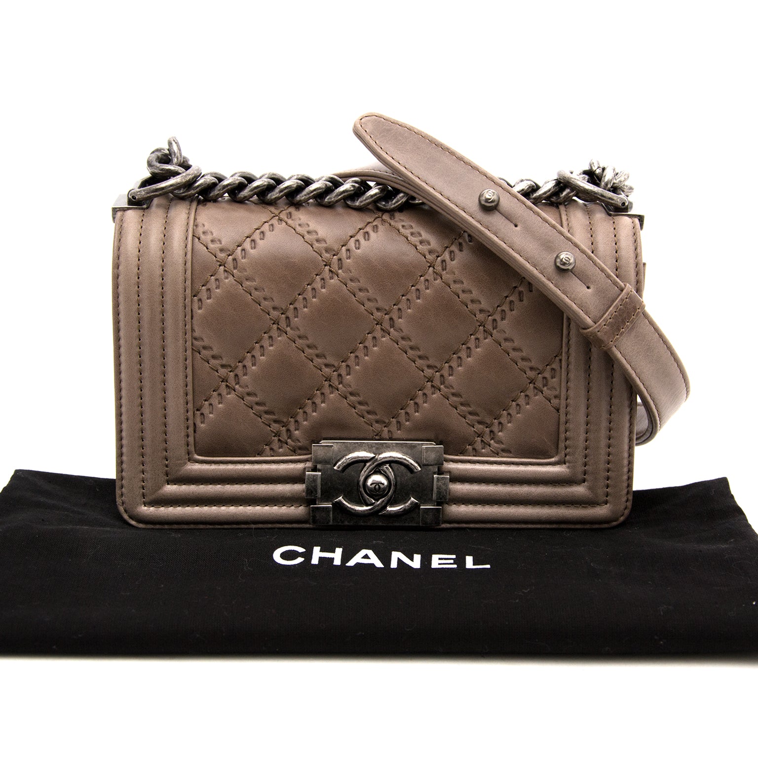 comme neuf sac a main chanel boy pour le meilleur prix comme neuf 100% authentic. Antwerp labellov.com designer