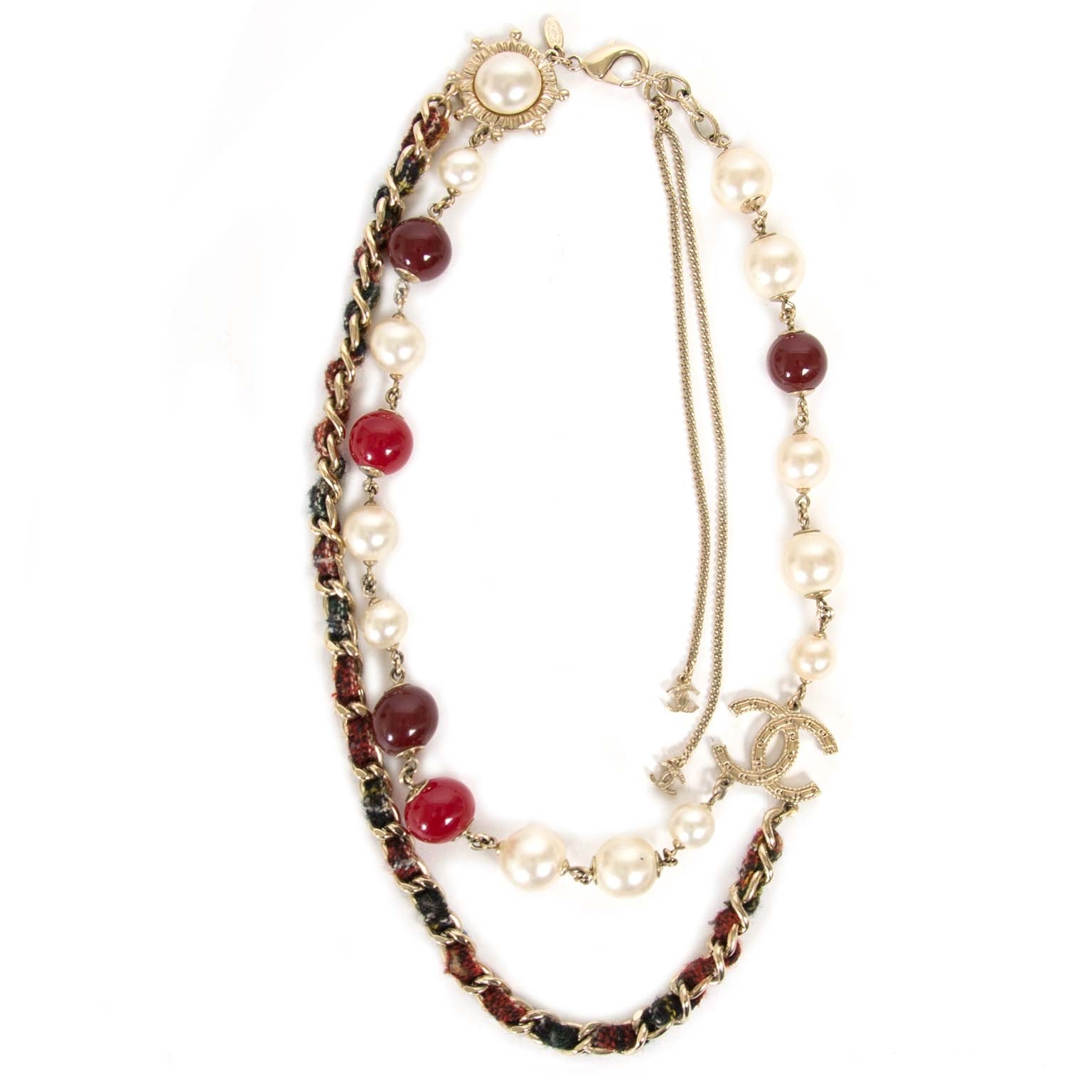chanel faux pearl logo necklace now for sale at labellov vintage fashion webshop belgium
