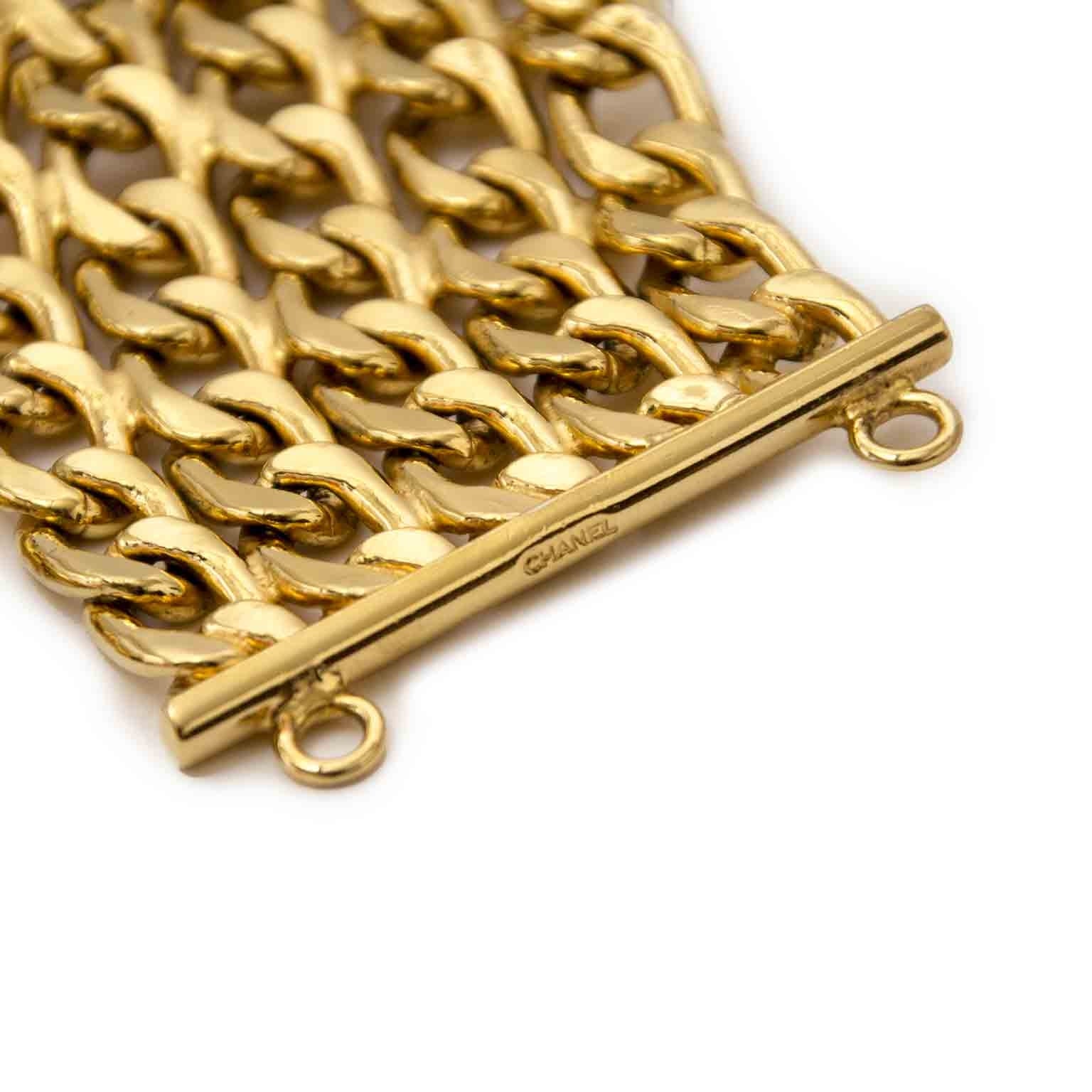 safe online shopping at labellov vintage fashion webshop belgium with chanel gold-tone chain necklace