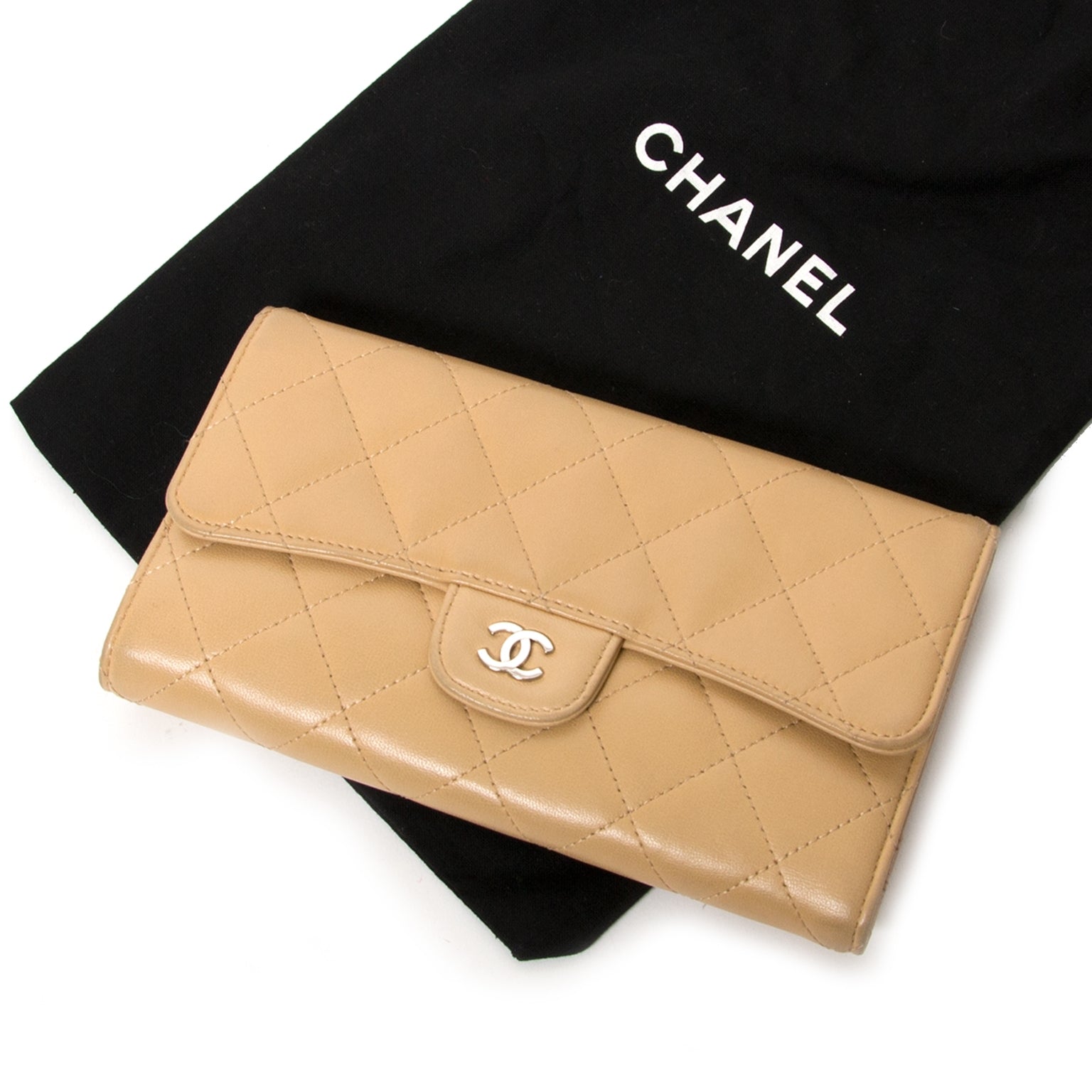 chanel beige quilted lambskin cc wallet now for sale at labellov vintage fashion webshop belgium